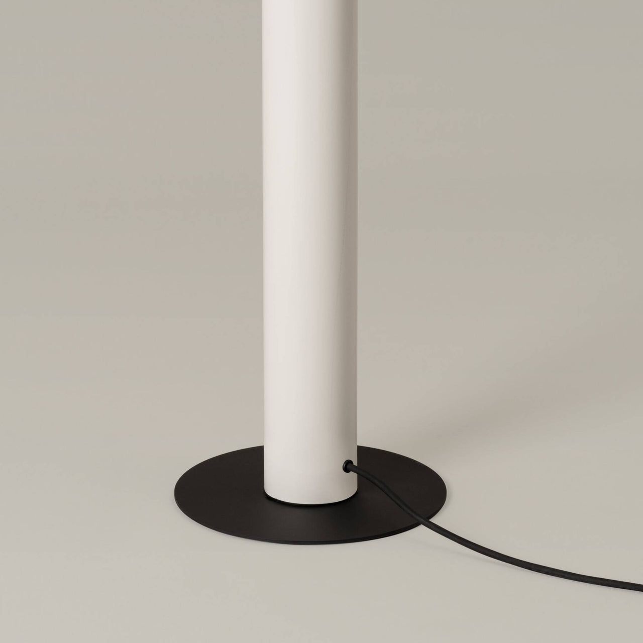 Tatu Floor Lamp