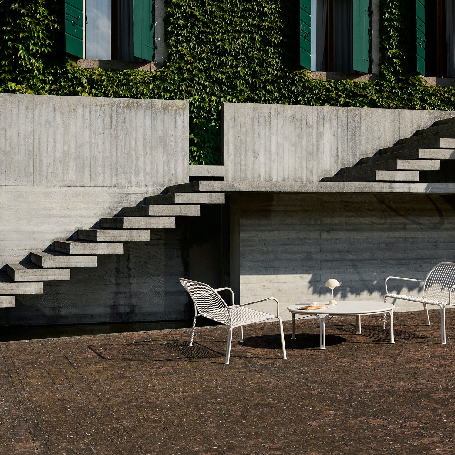 Thorvald SC110 Outdoor Lounge Sofa: LS