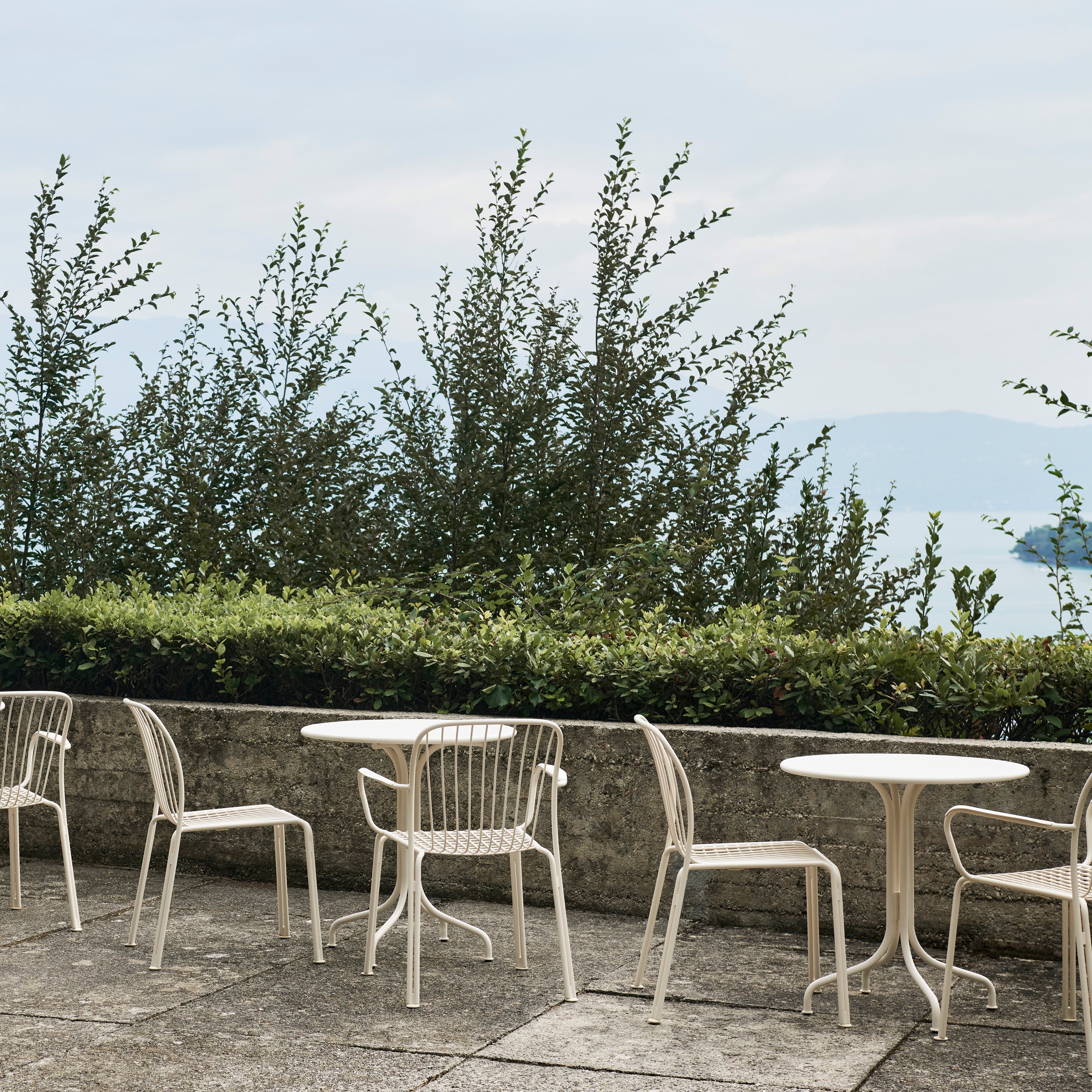 Thorvald SC96 + SC97 Outdoor Cafe Table: LS