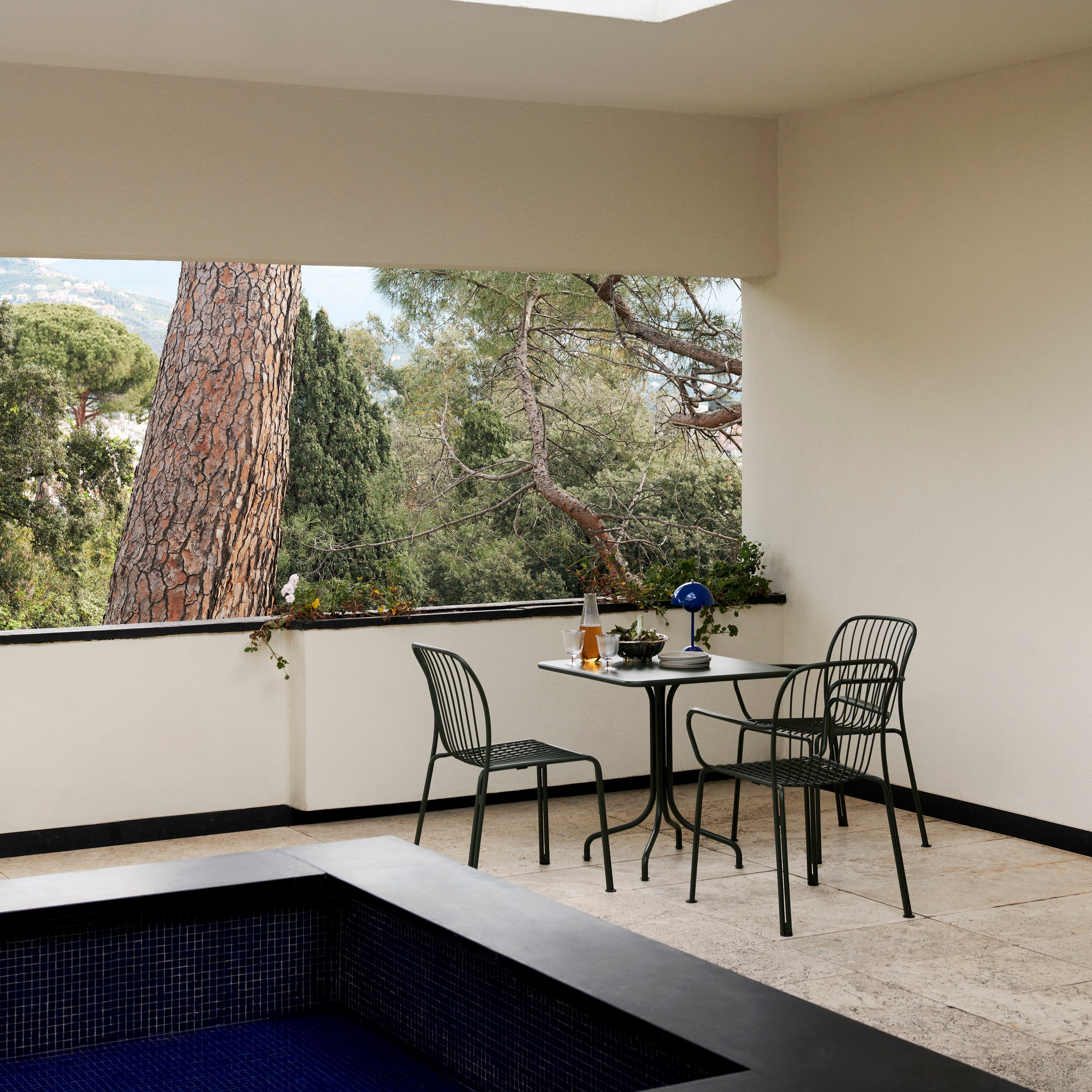 Thorvald SC96 + SC97 Outdoor Cafe Table: LS