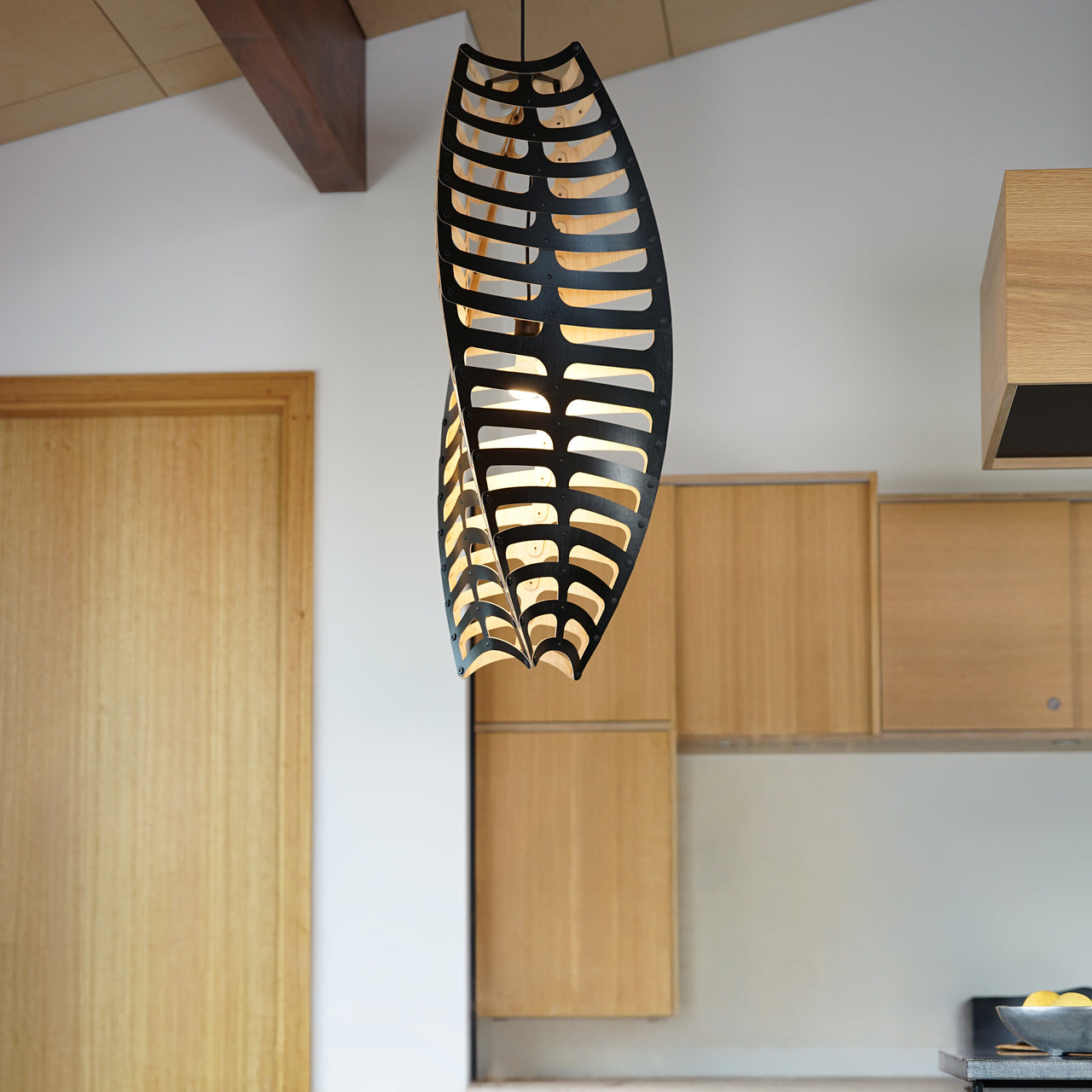 Toru Vertical Pendant Light: Large + LS