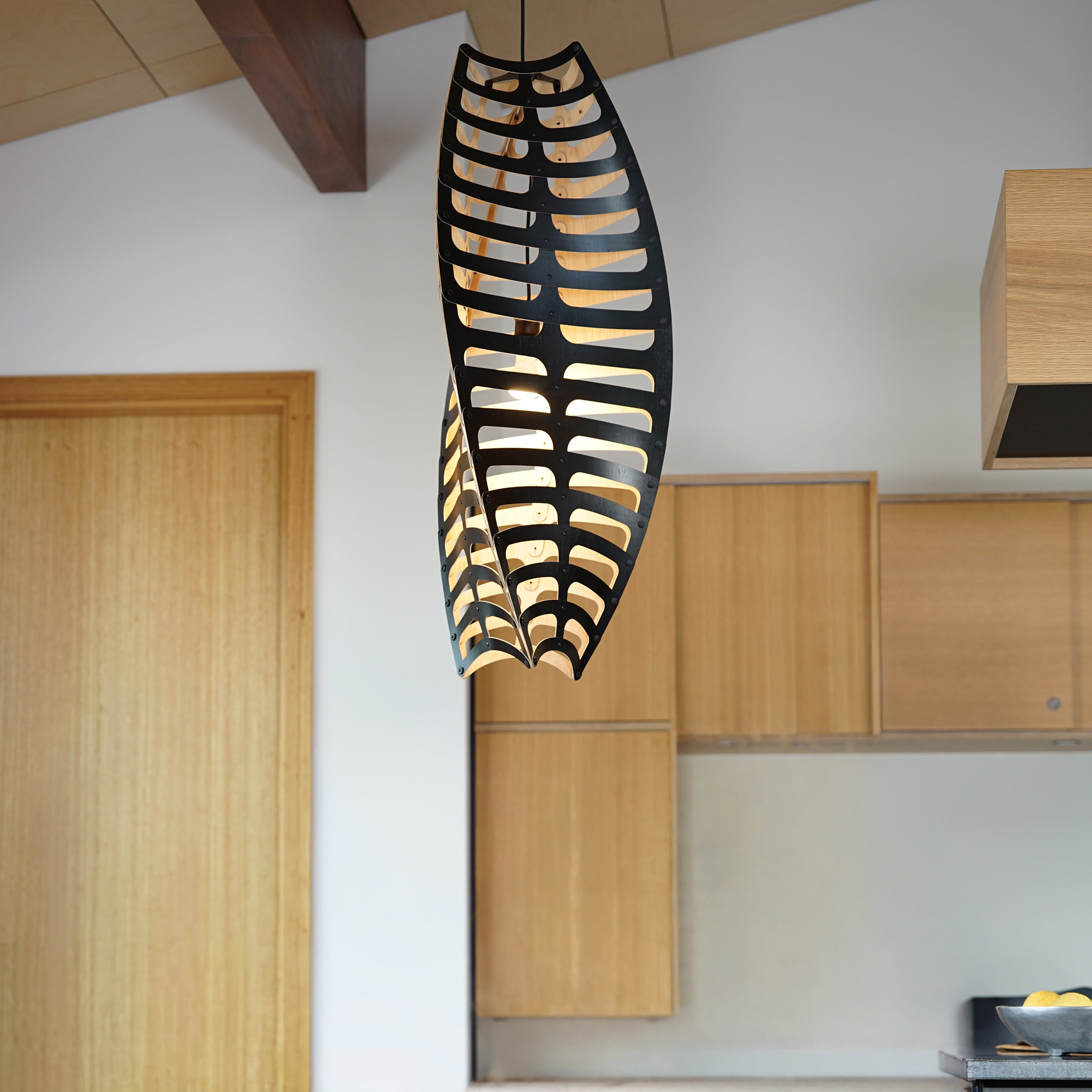 Toru Vertical Pendant Light: Medium + LS
