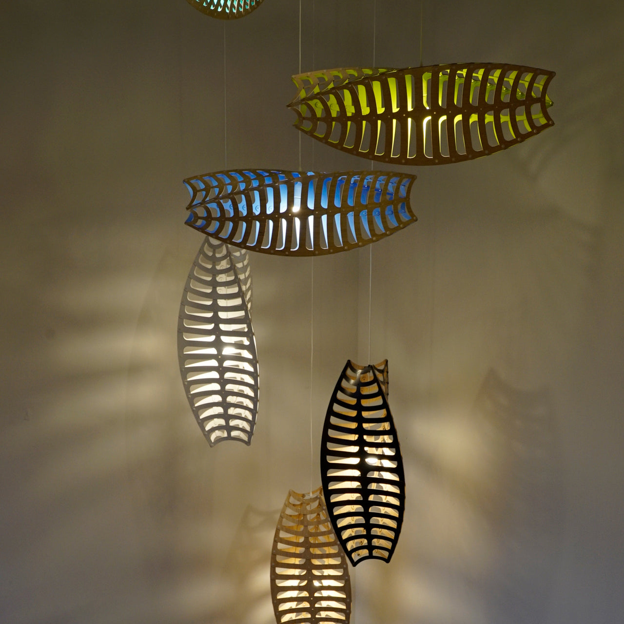 Toru Vertical Pendant Light: Small