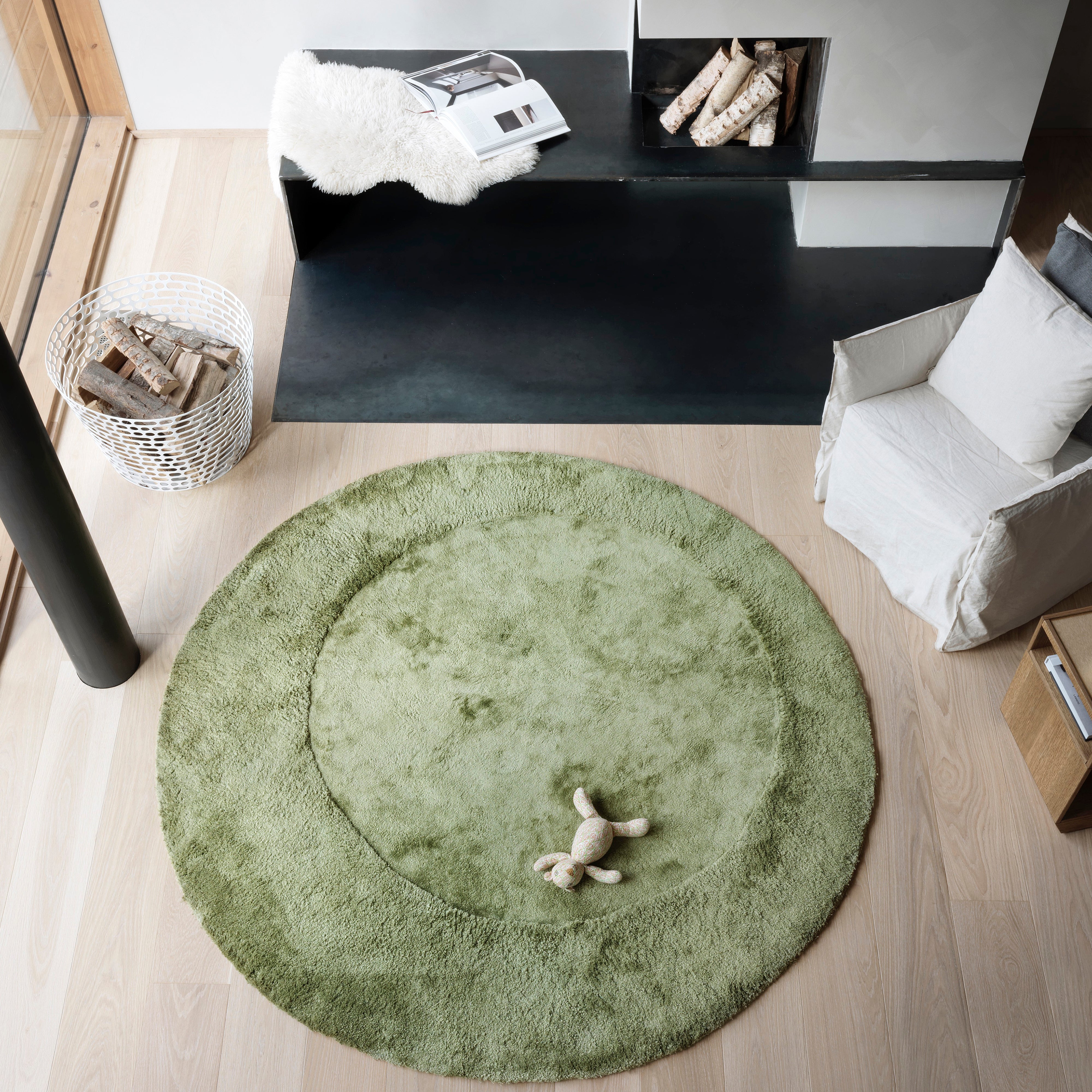Trace Hand Tufted Round Rug: Large