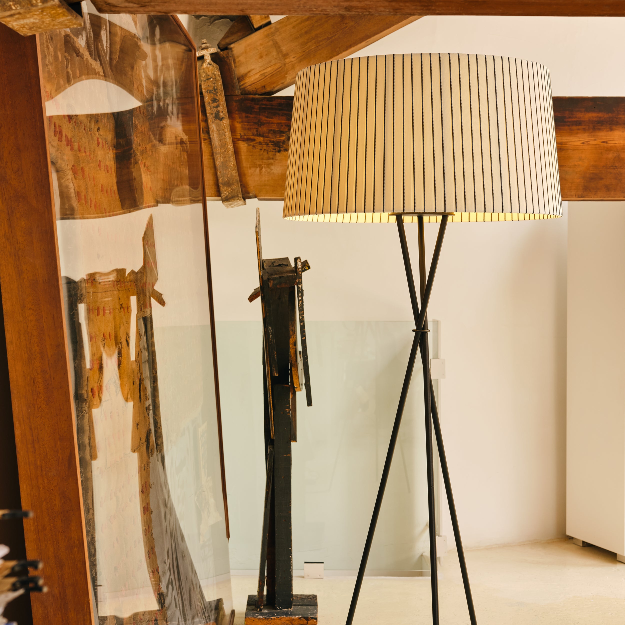 Trípode G5 Floor Lamp