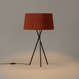 Trípode G6 Table Lamp
