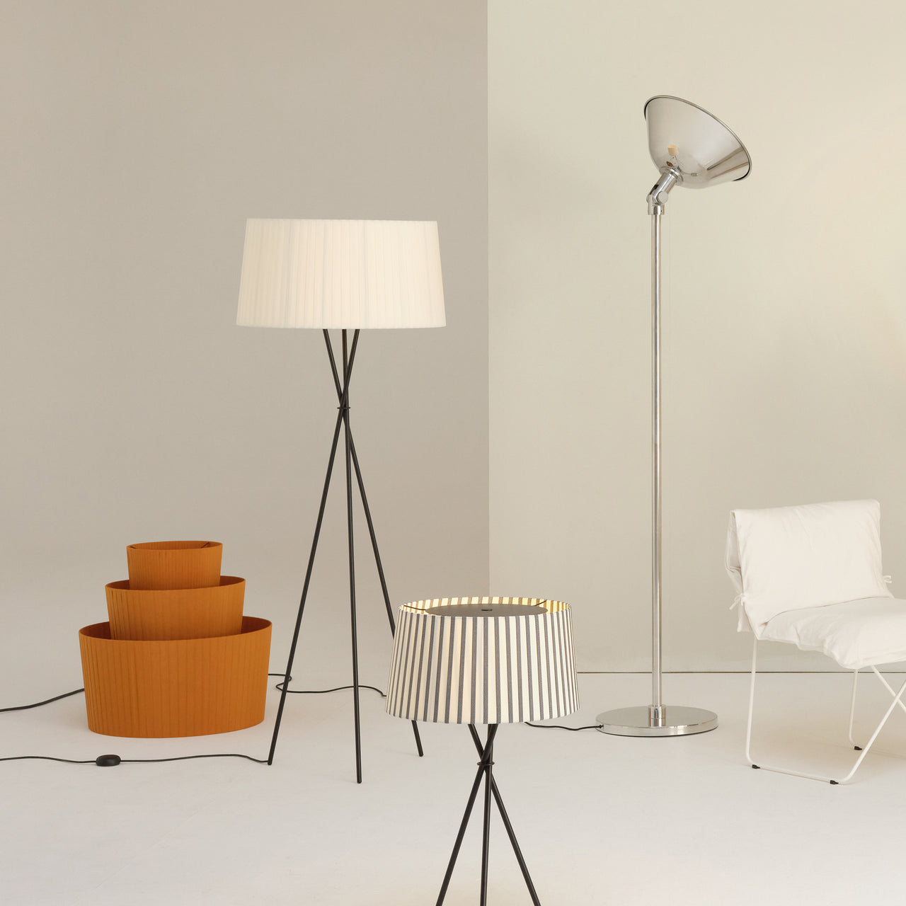 Trípode G5 Floor Lamp