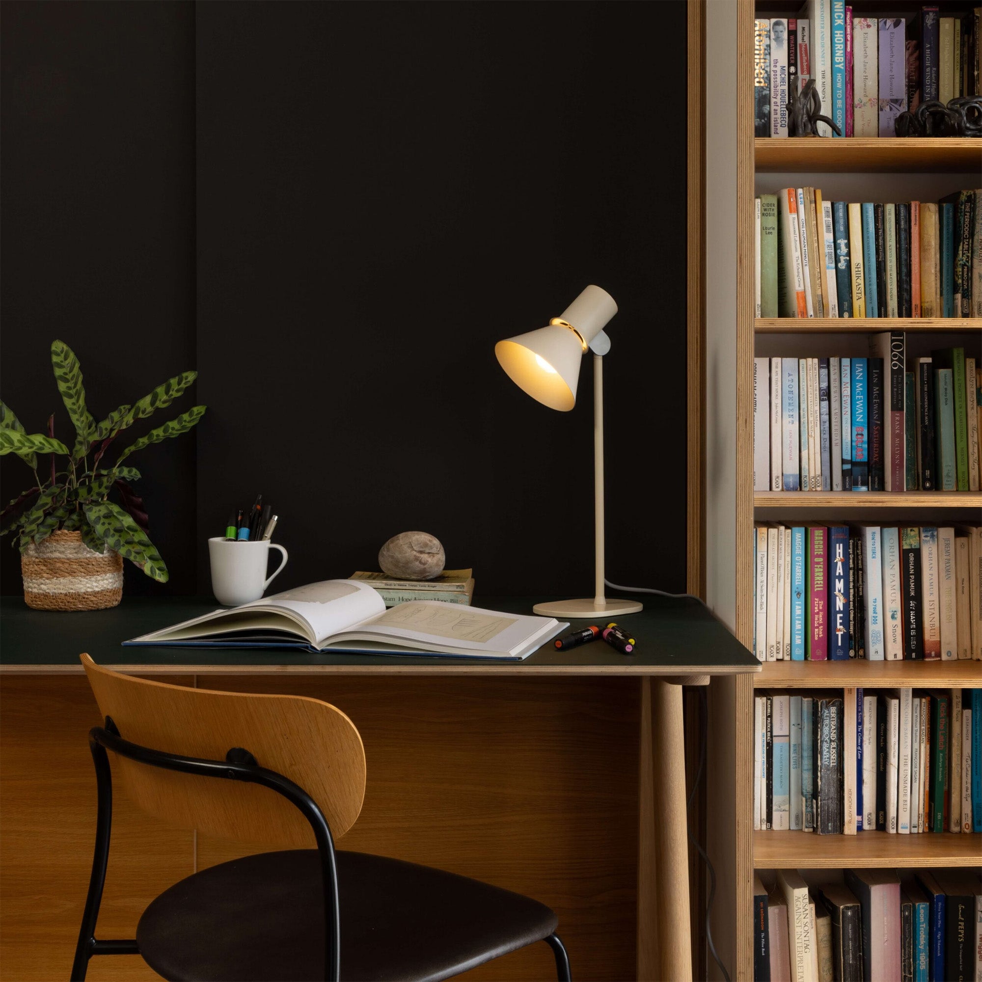Type 80 T1 Table Lamp: LS