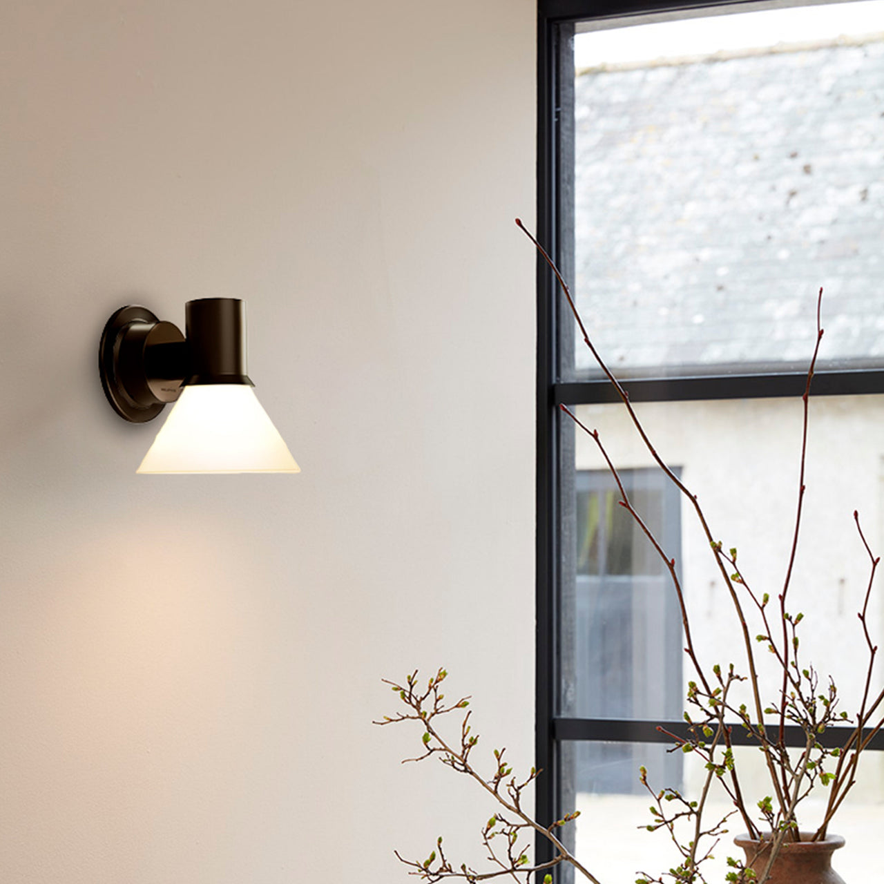 Type 80 W4 Wall Light: LS