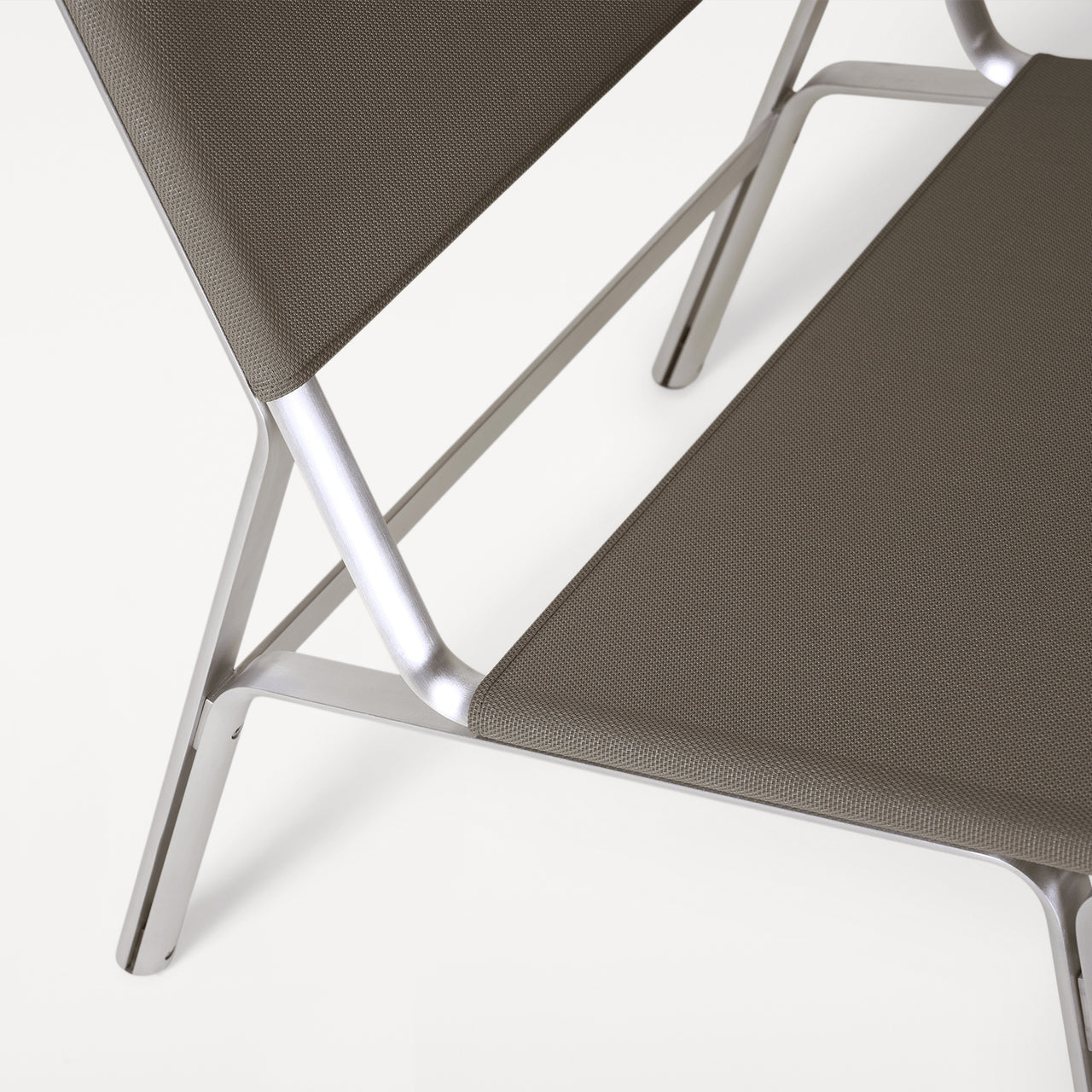 Union Easy Chair: DI
