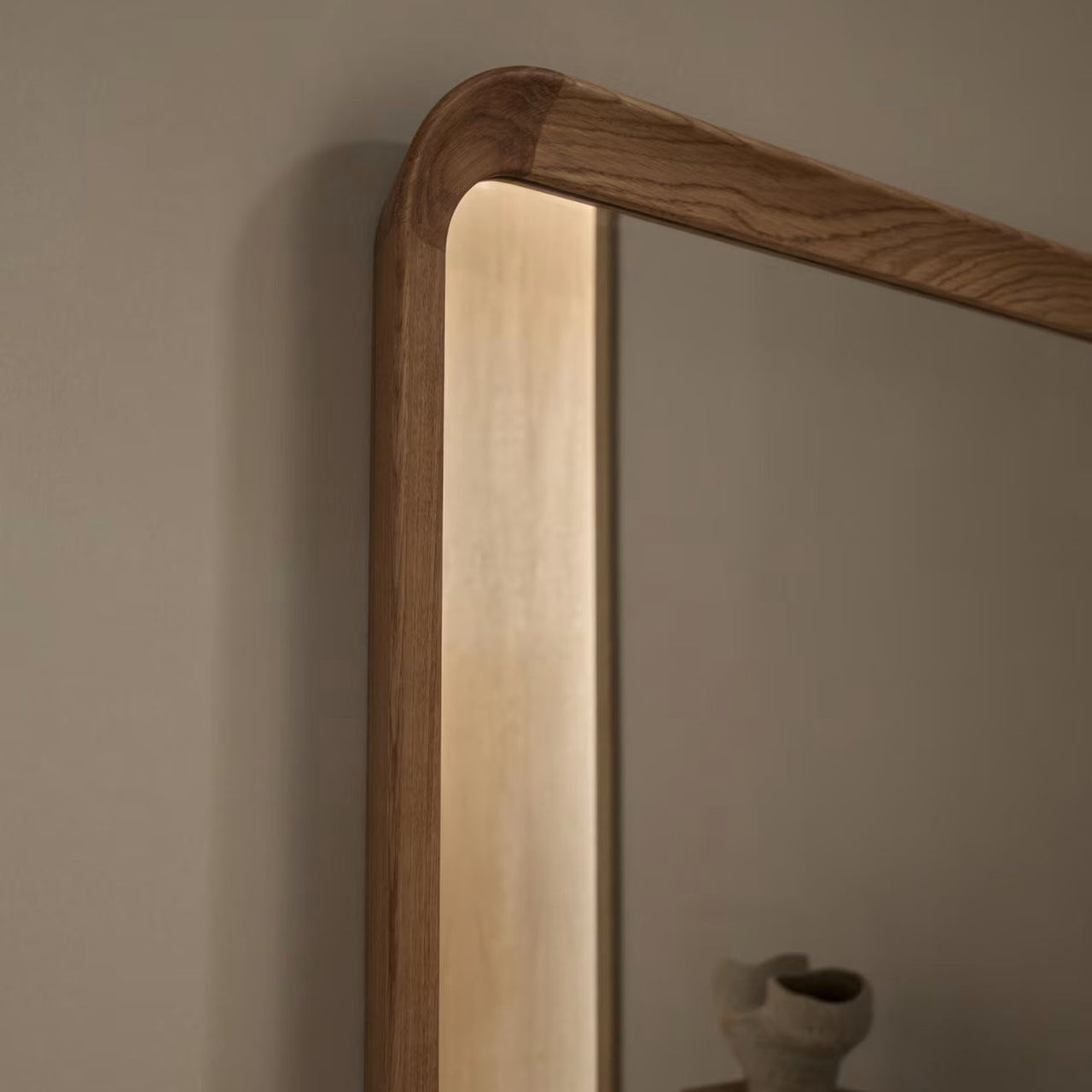 VLA62 Radio House Mirror