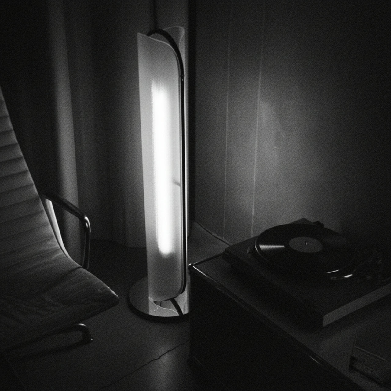 Vale Floor Light: LS