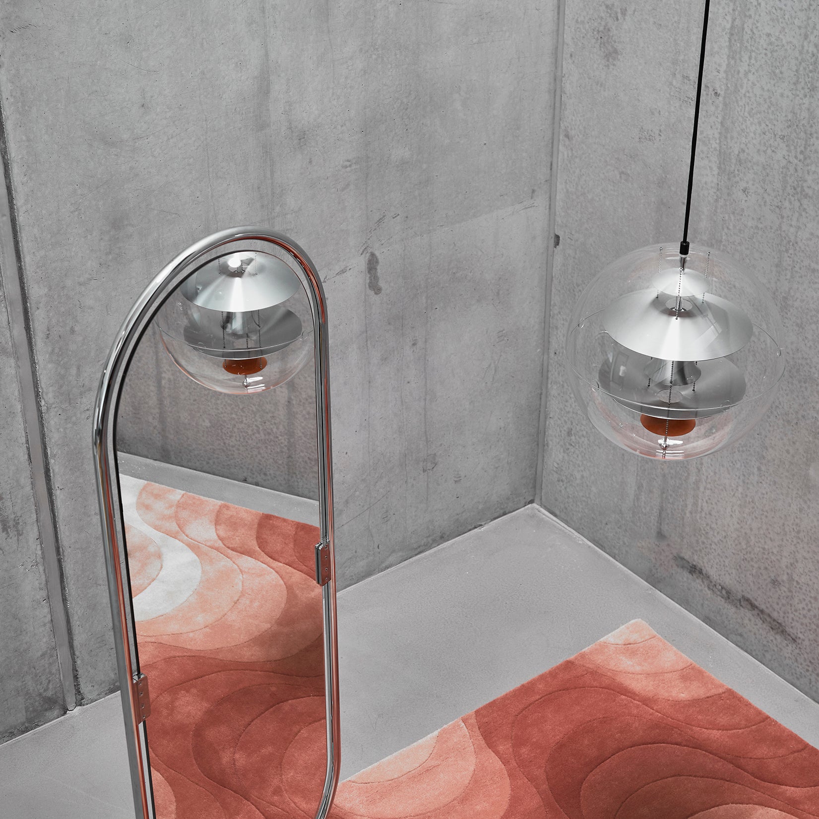 VP Globe Pendant Light