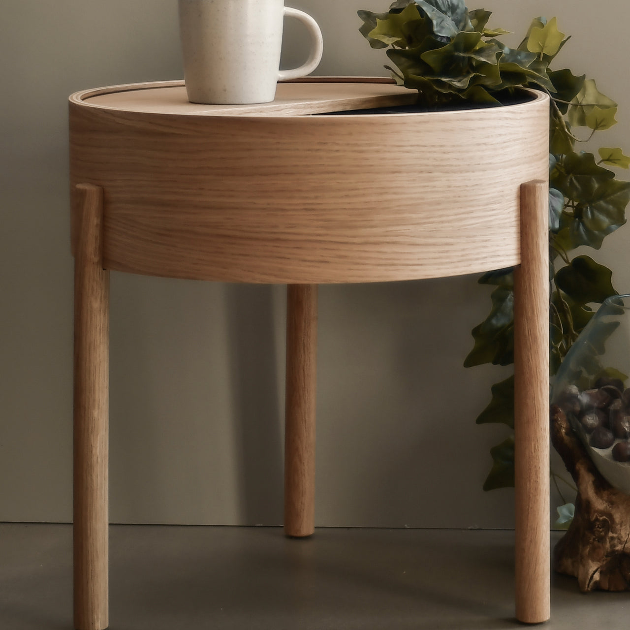 Arc Side Table