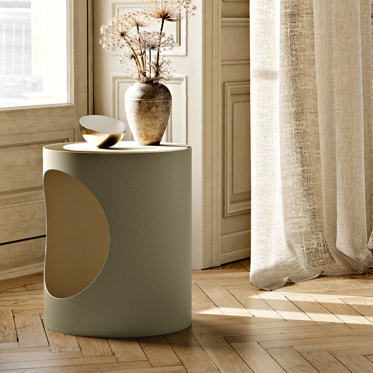 Tabl Side Table