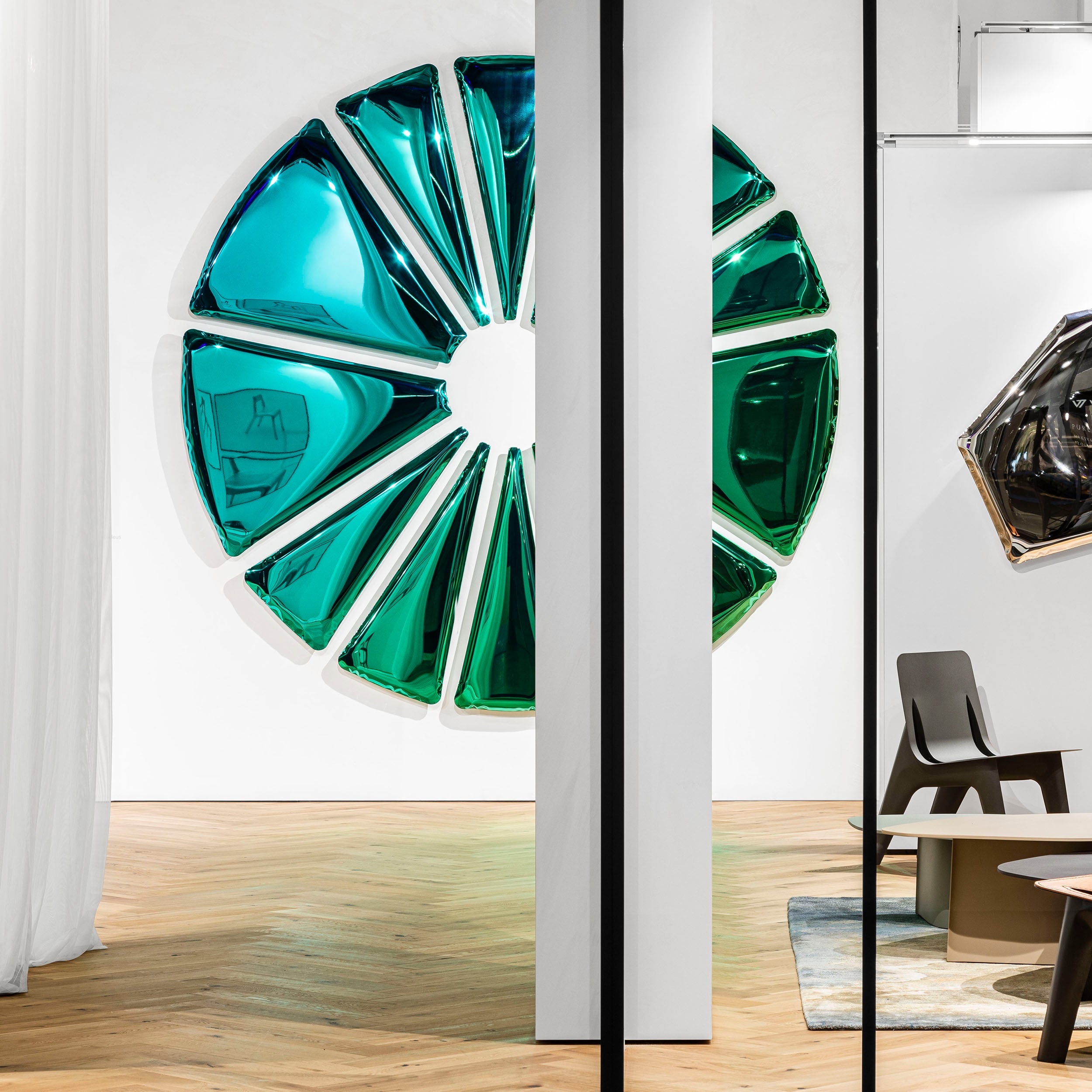 Nucleus Gradient Mirror