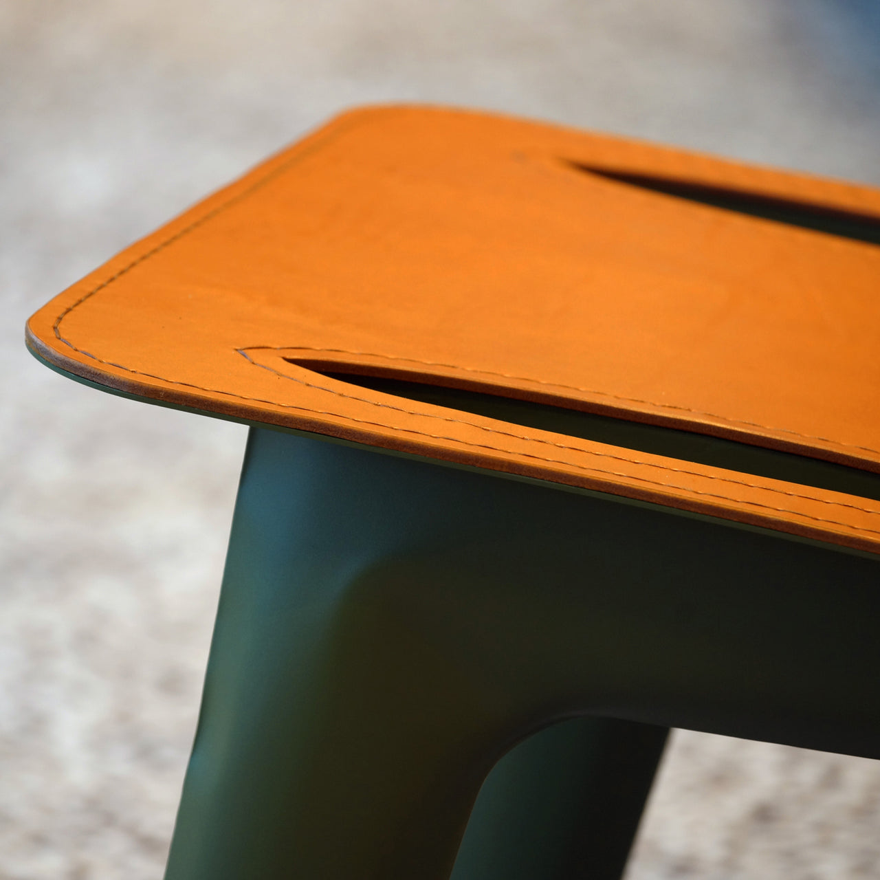 J-Chair Lounge: Leather Seat