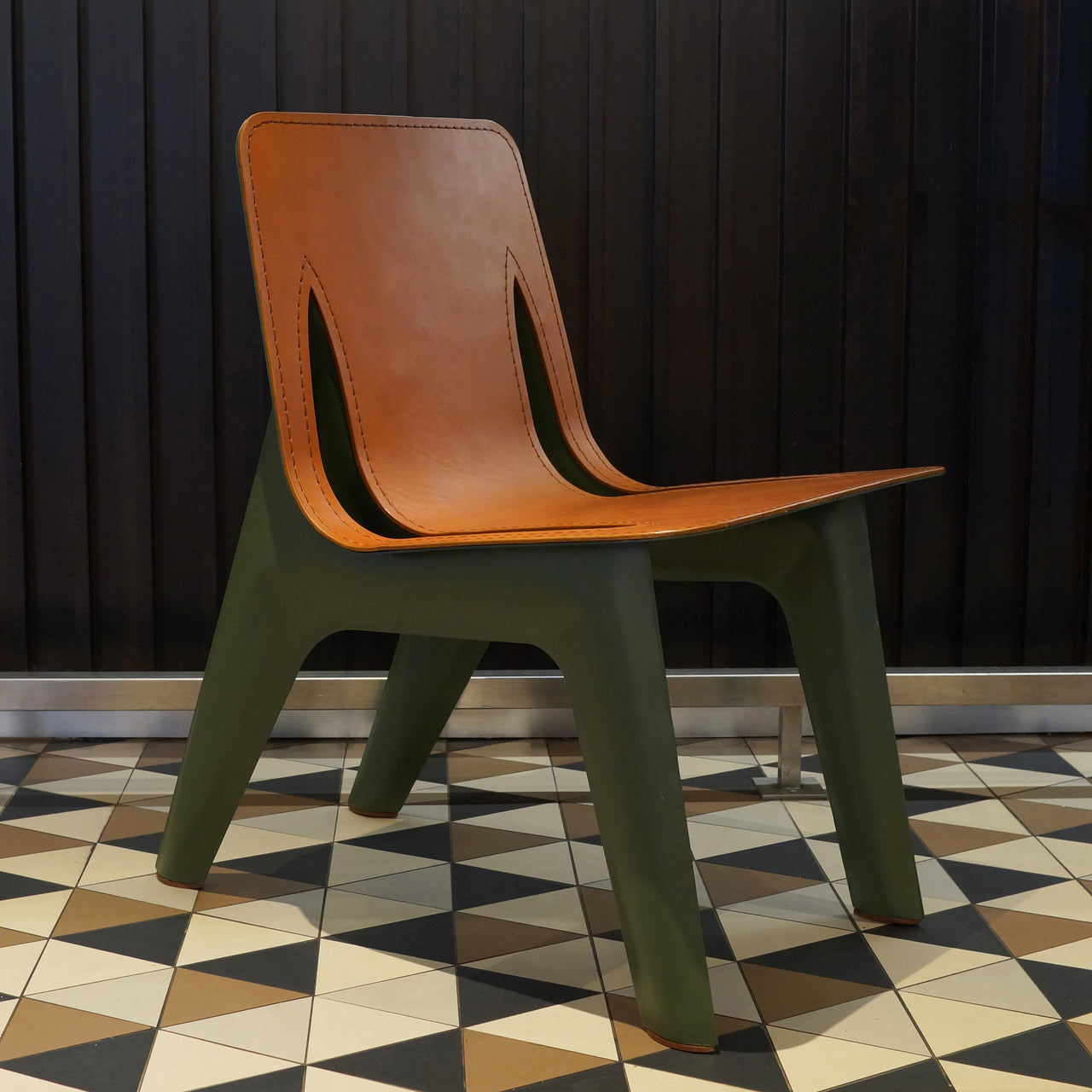 J-Chair Lounge: Leather Seat