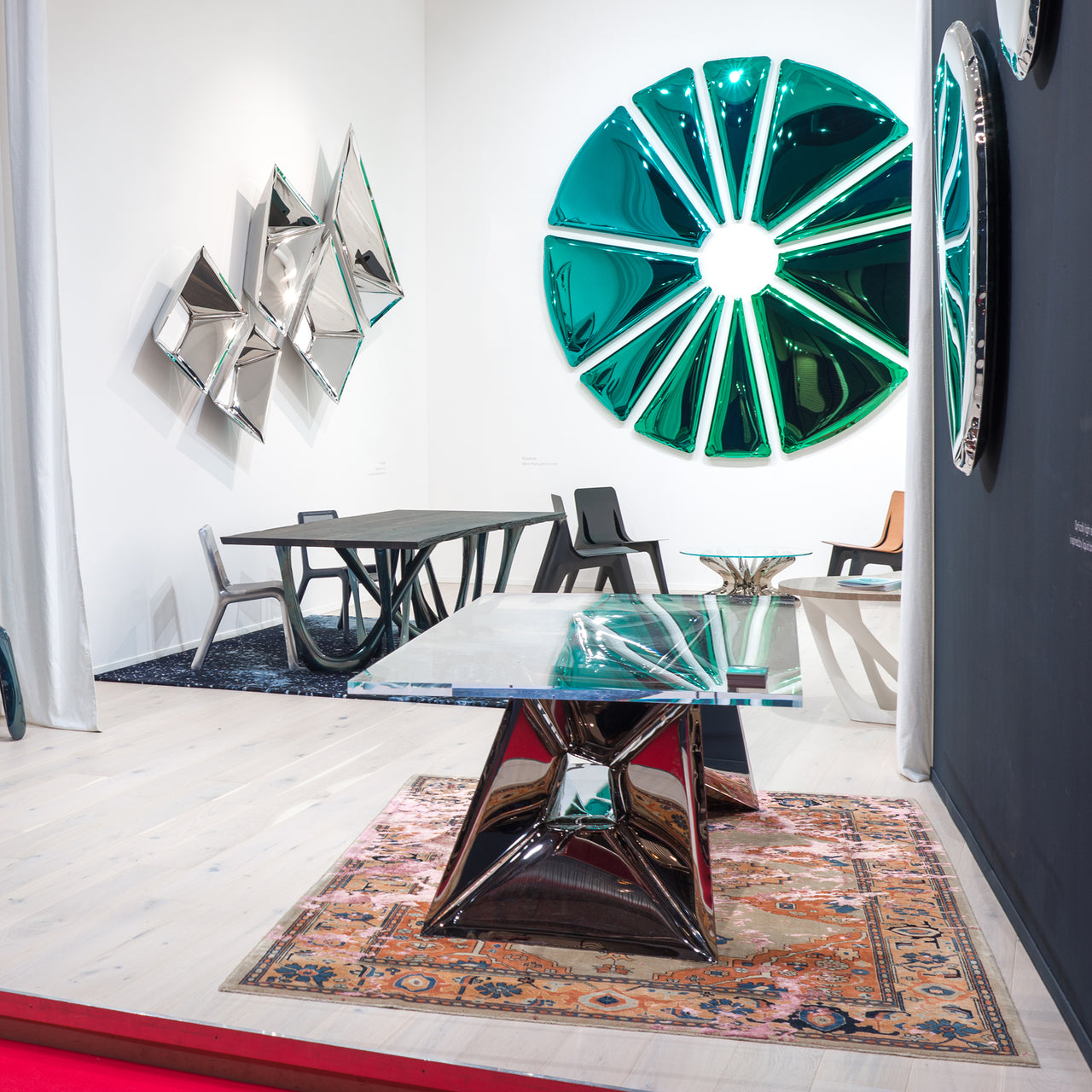 Nucleus Gradient Mirror