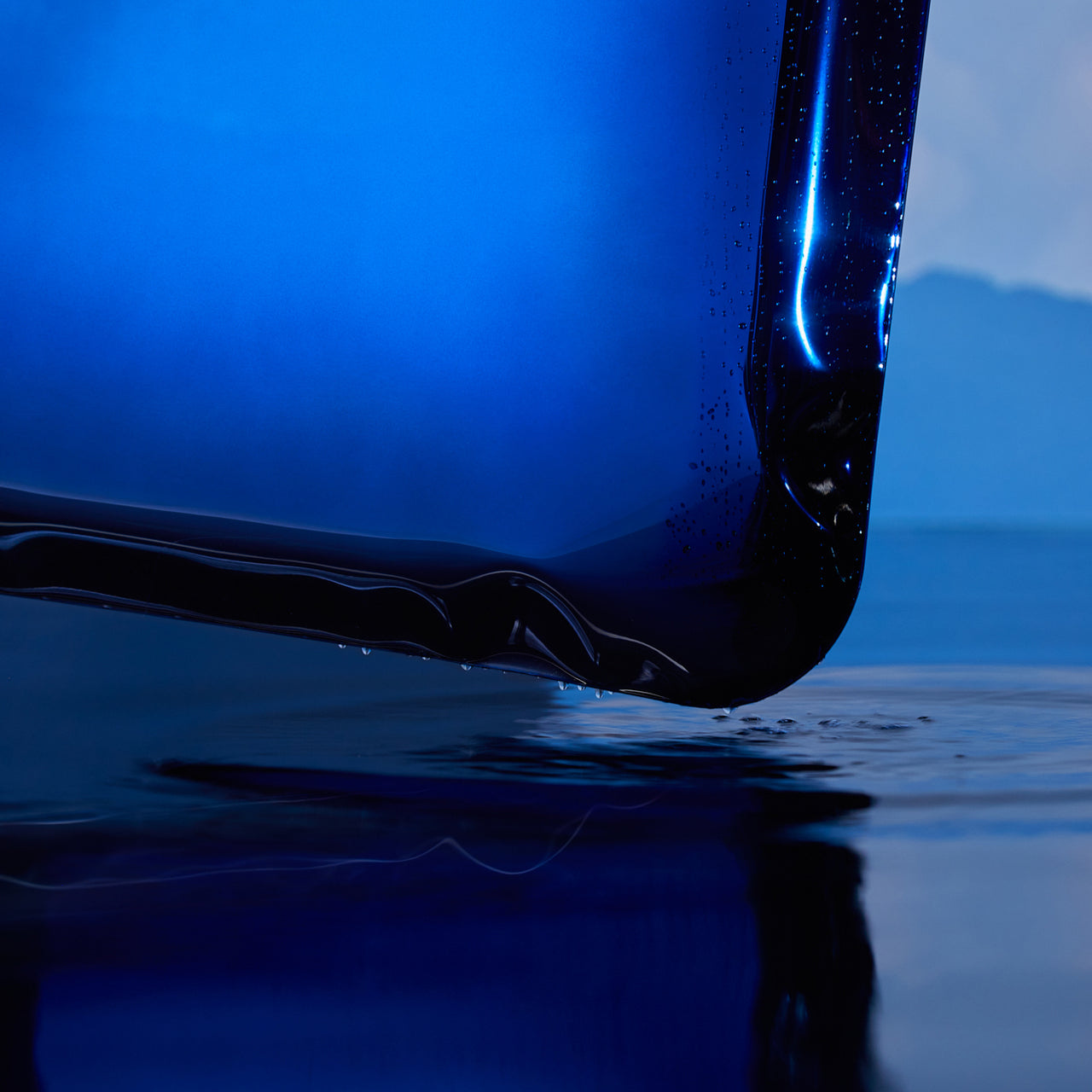 Tafla Q Mirror Gradient