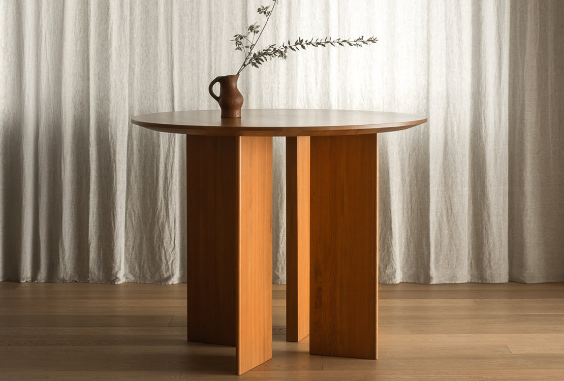 Bright Moments: Restaurang Ang Table A-HT01