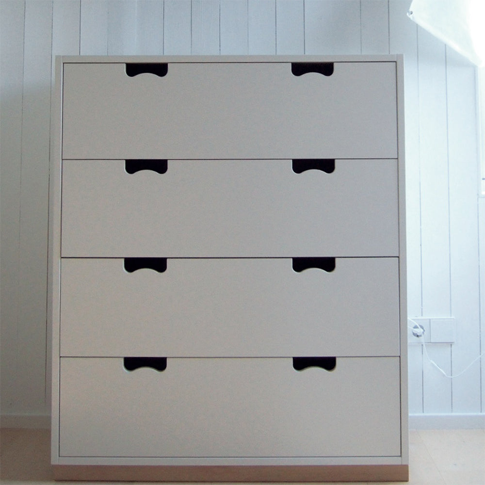 Snow A Storage Unit with Drawers