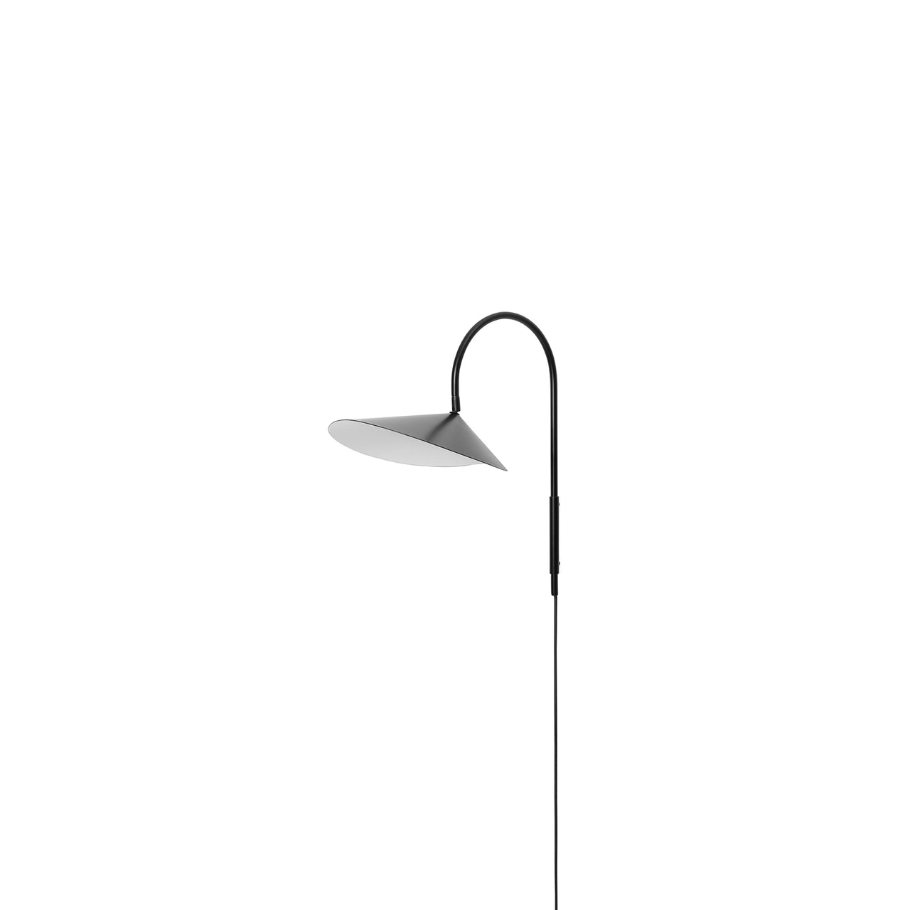 Arum Wall Lamp: Short + Black