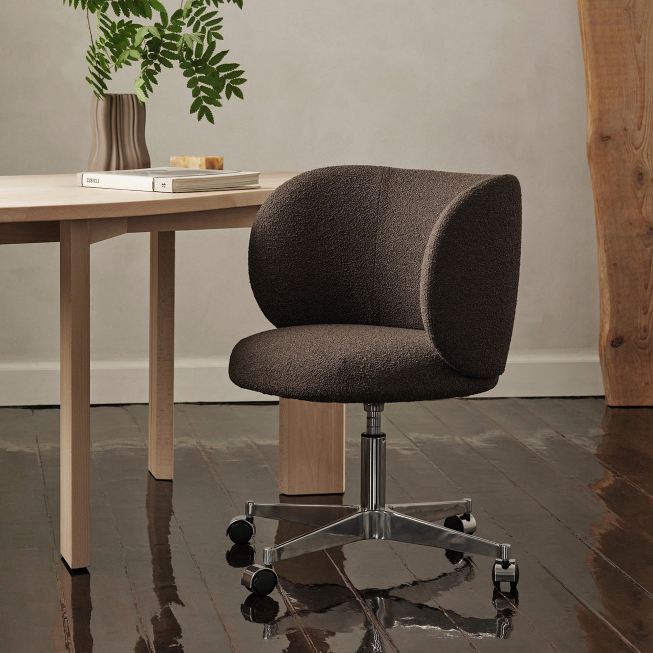 Rico Dining Chair: Castors