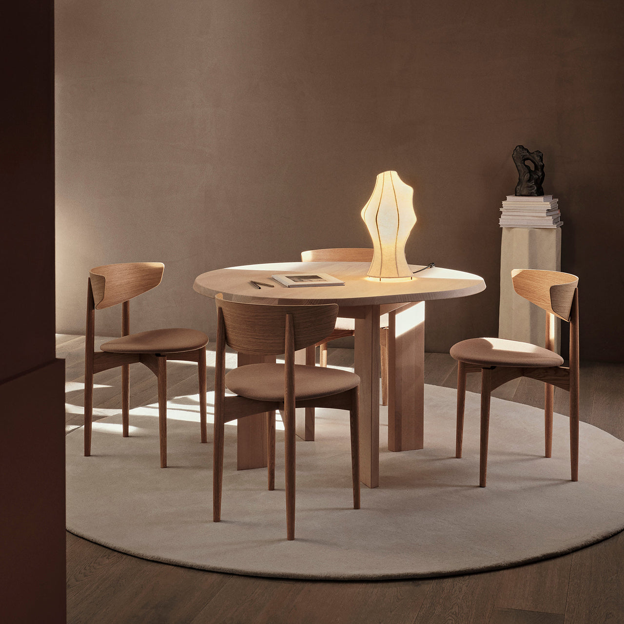 Stille Tufted Rug: Round