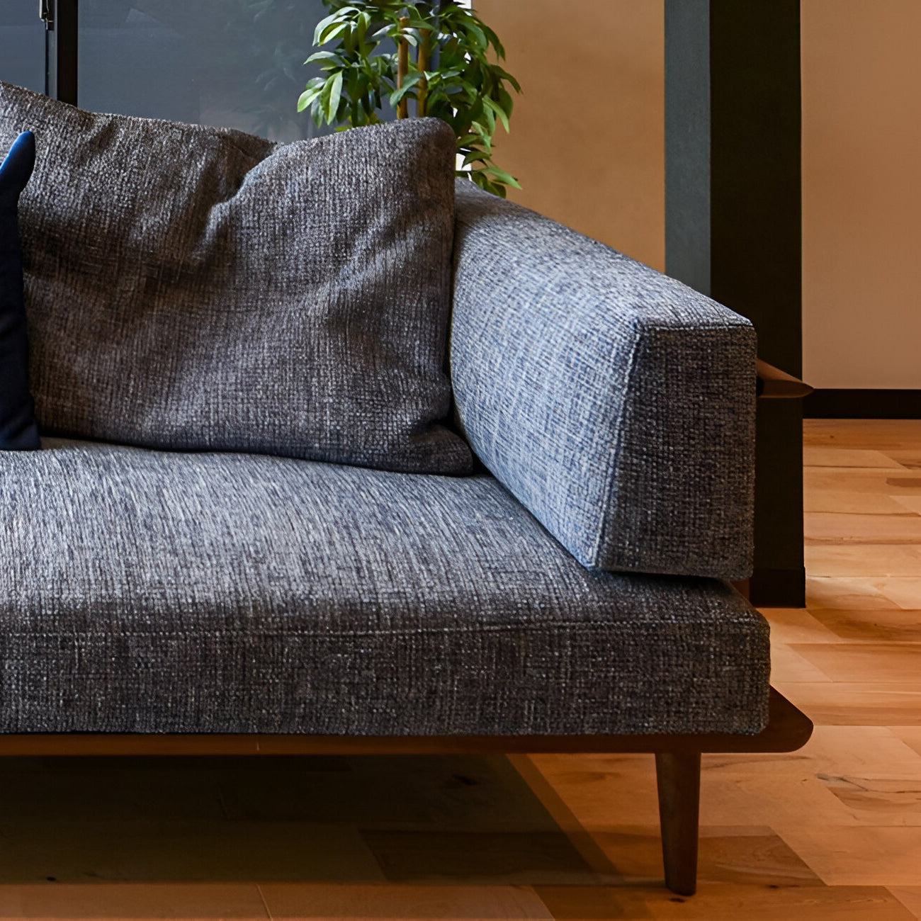 Seion Couch + Sofa