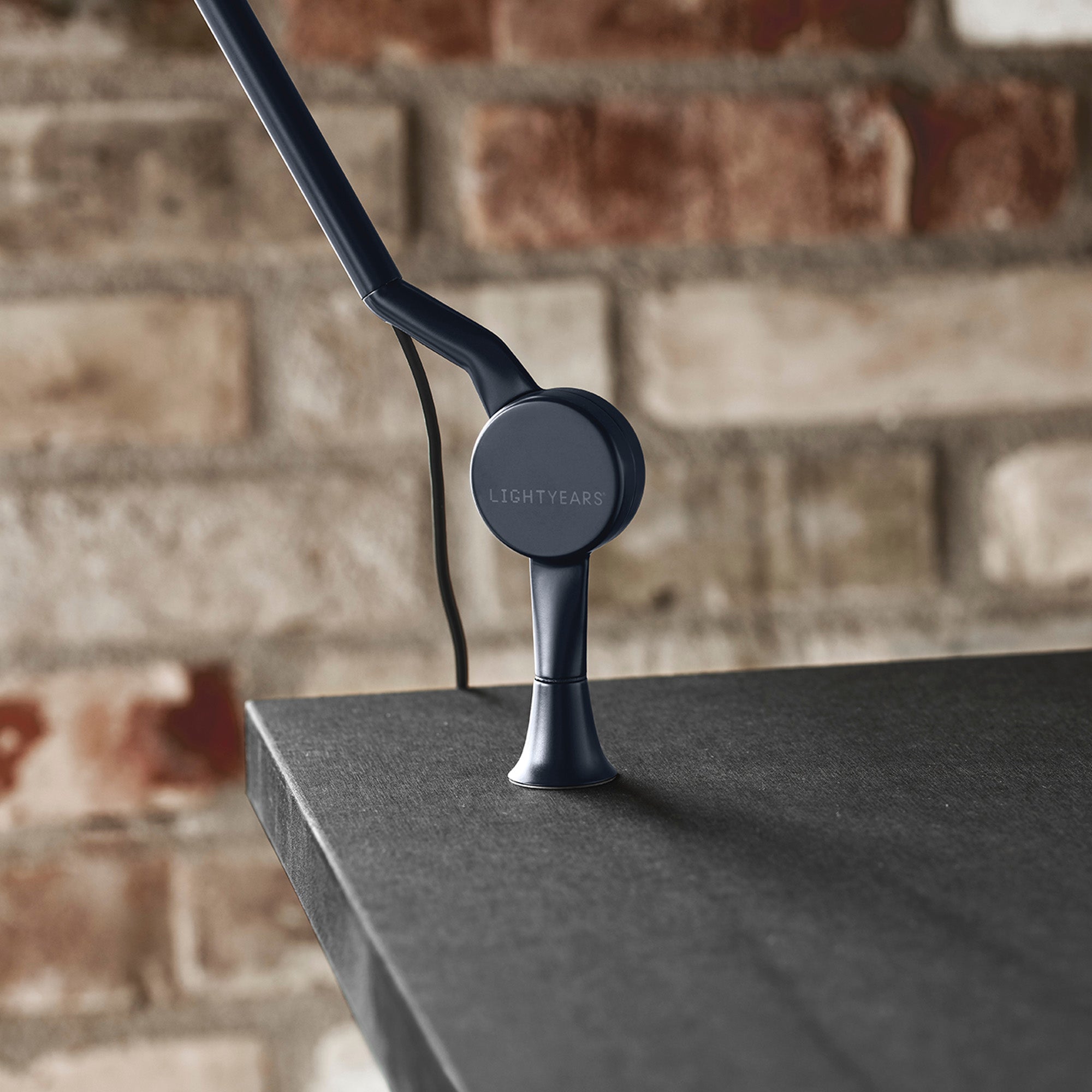 AQ01 Table Lamp Plug-In