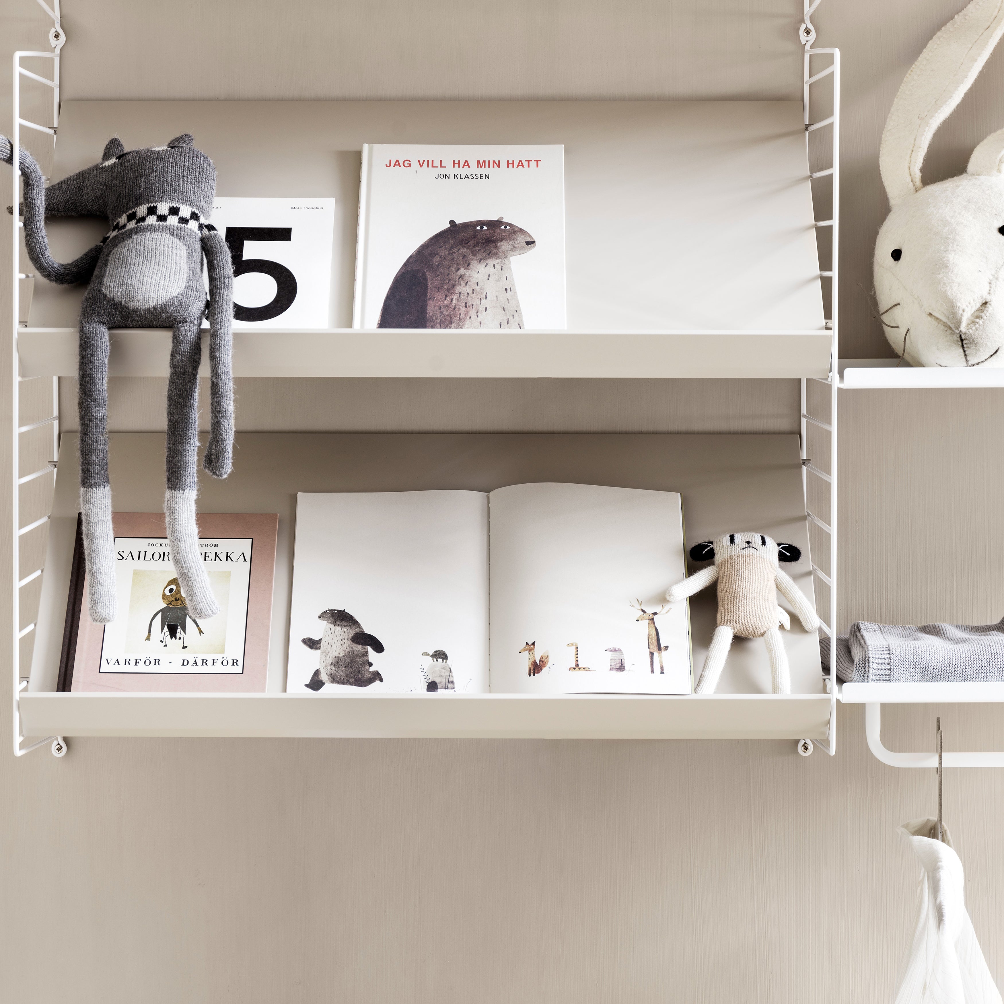 String System: Magazine Shelf