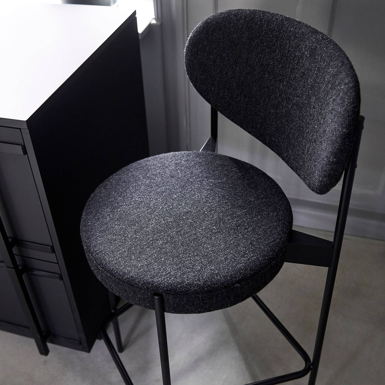 Series 430 Bar + Counter Stool