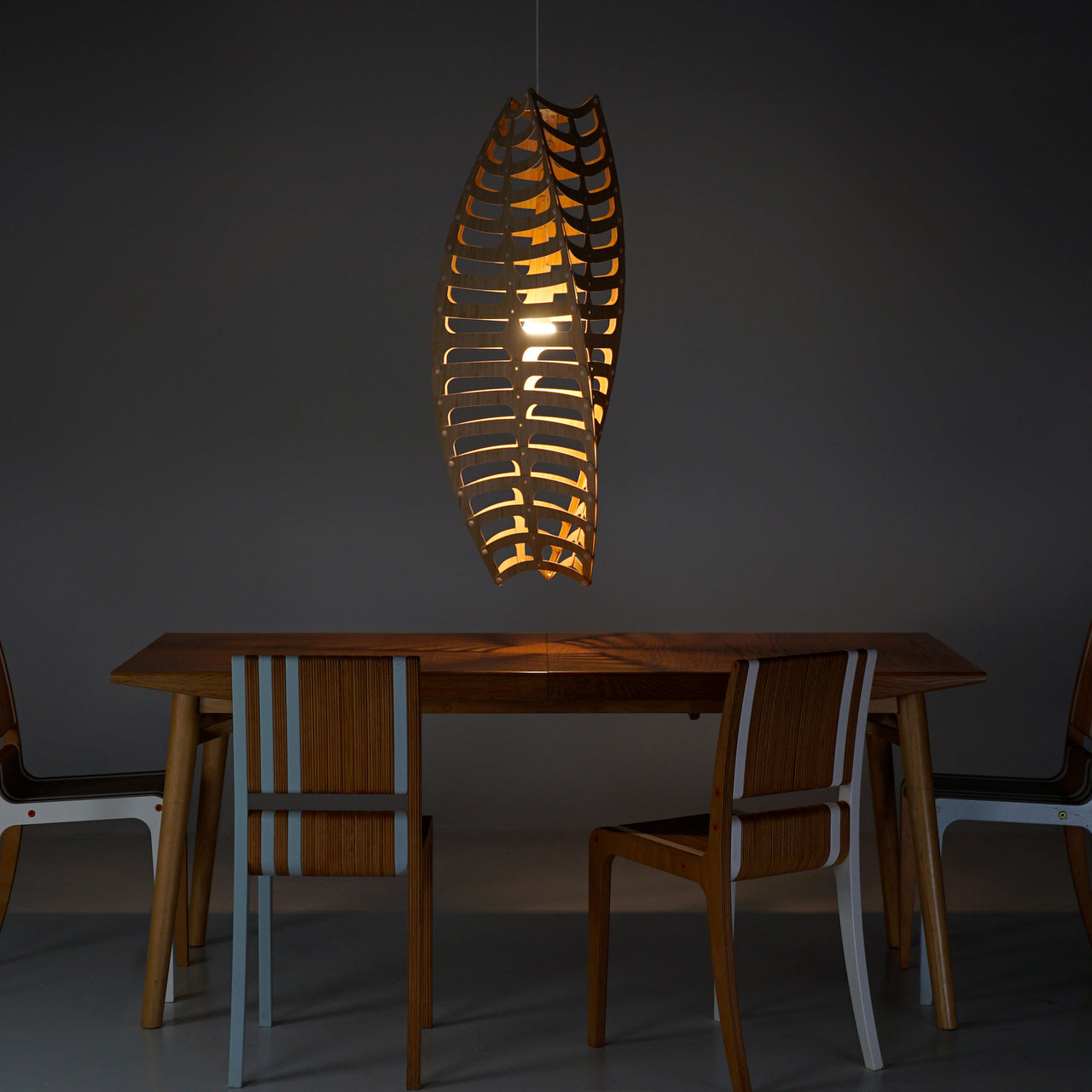 Toru Vertical Pendant Light: Small