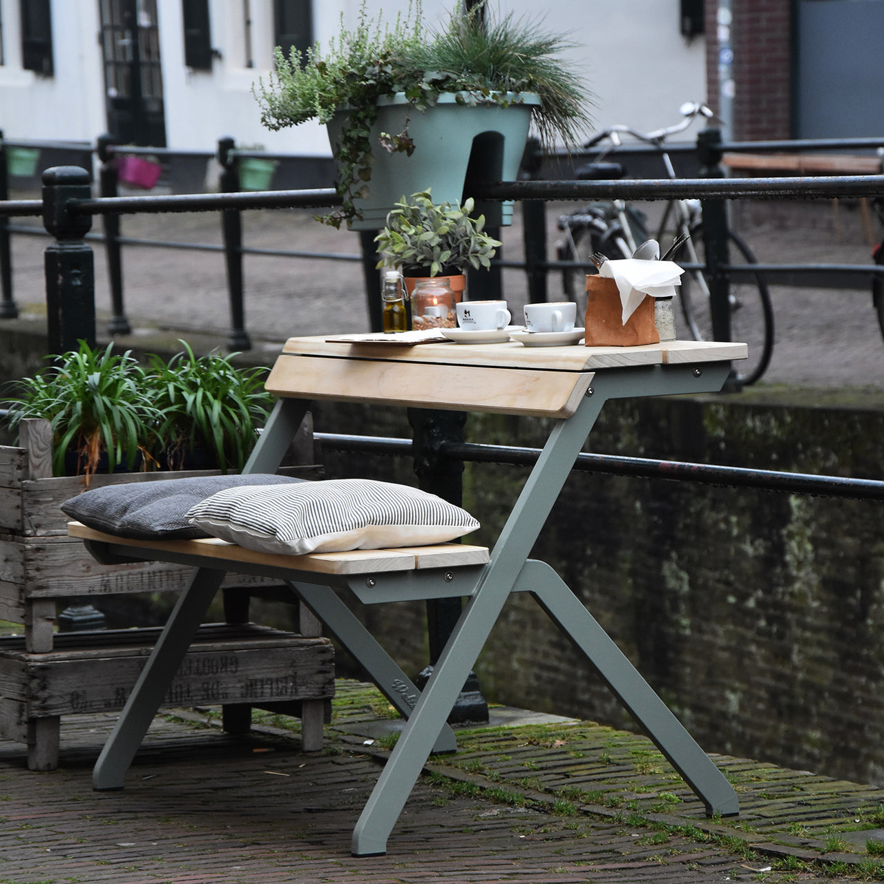 Tablebench 2-Seater