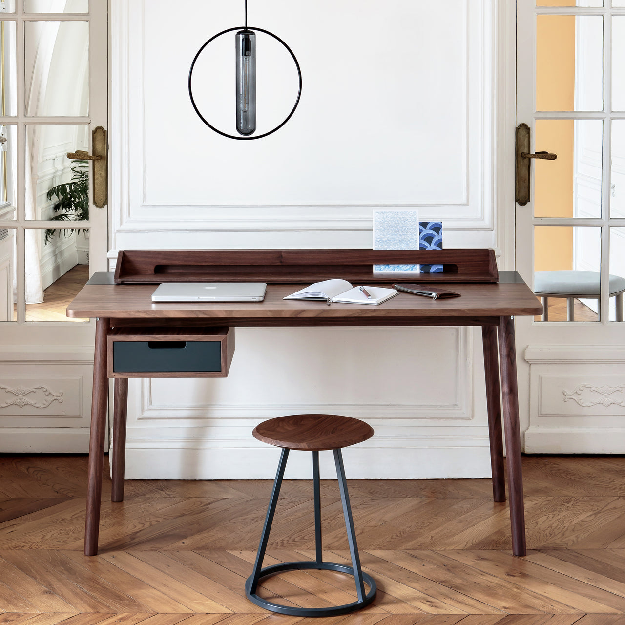 Honoré Desk