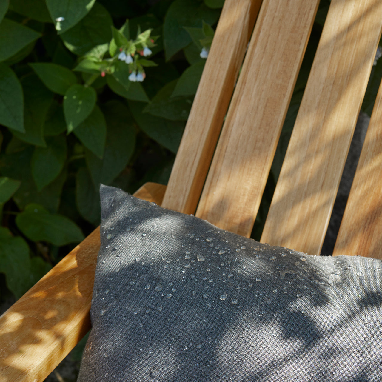 Between Lines Deck Chair: Outdoor