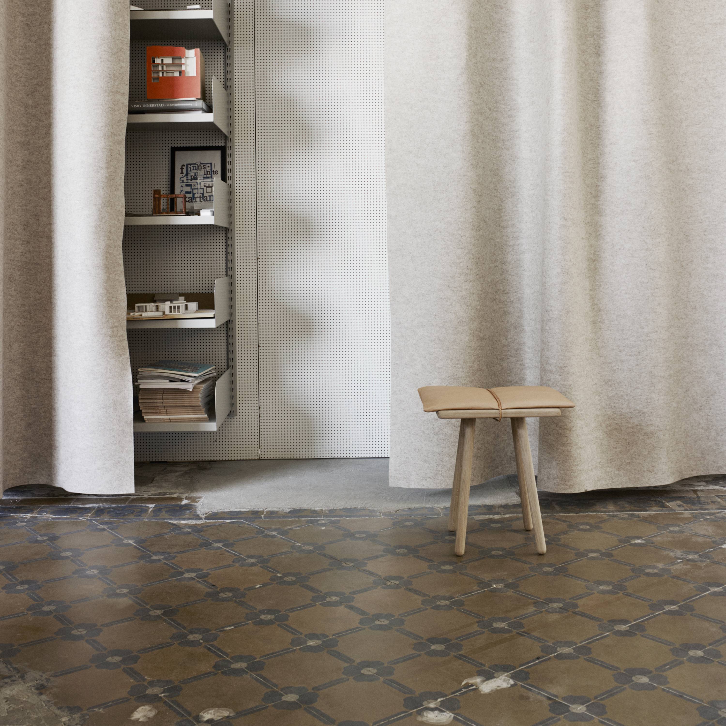 Georg Jubilee Stool