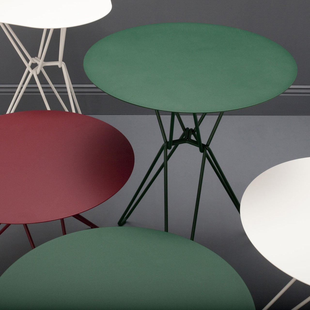 Tio Bar Table: Round