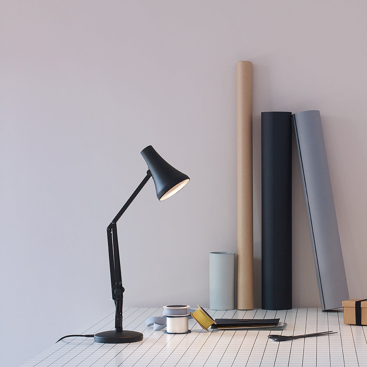 90 Mini Mini Desk Lamp: LS