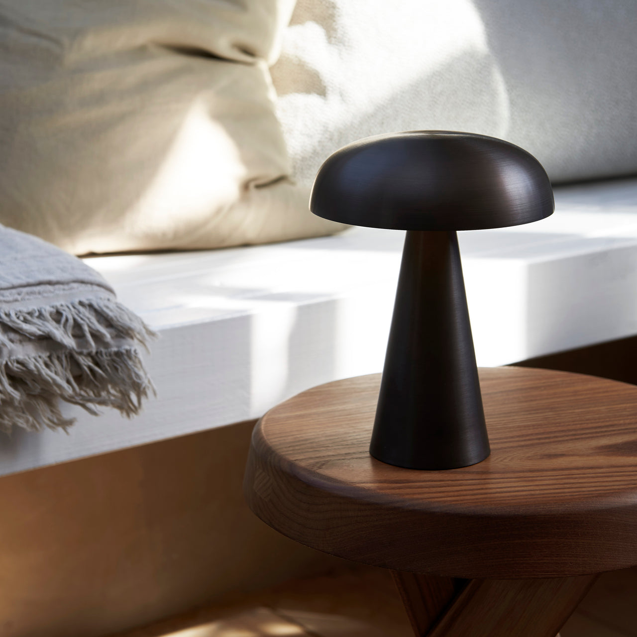 Como Portable Table Lamp: SC53