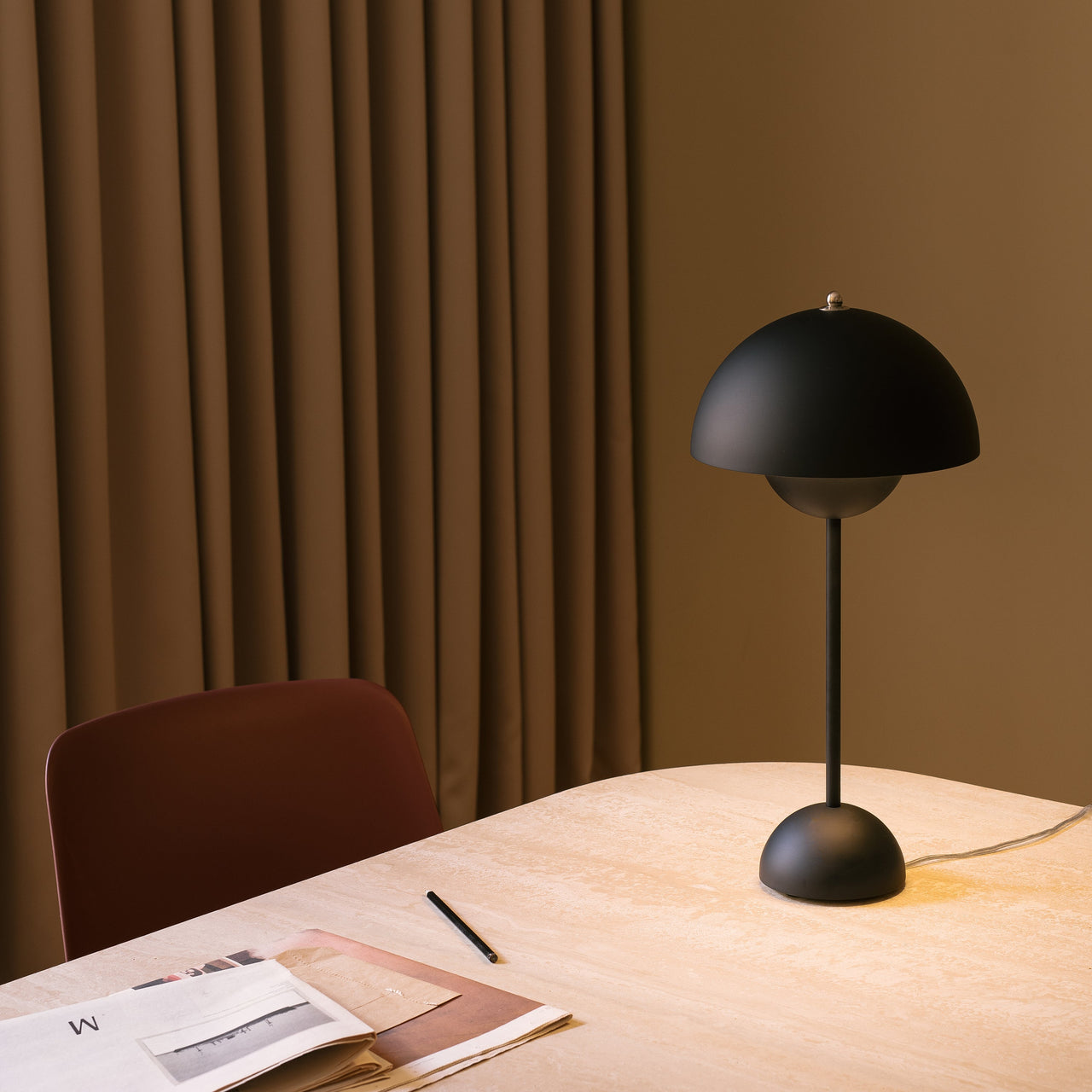 Flowerpot VP3 Table Lamp