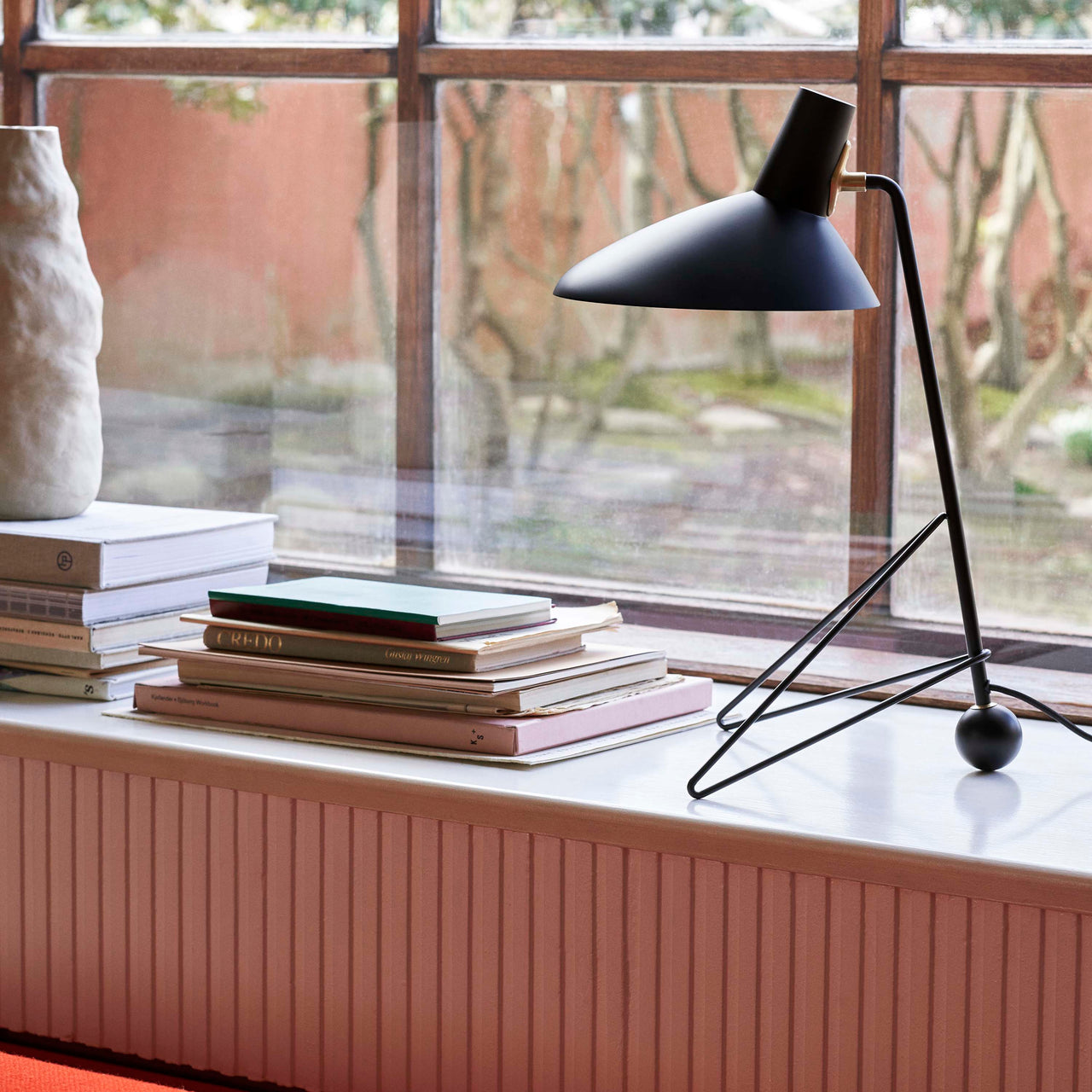 Tripod HM9 Table Lamp