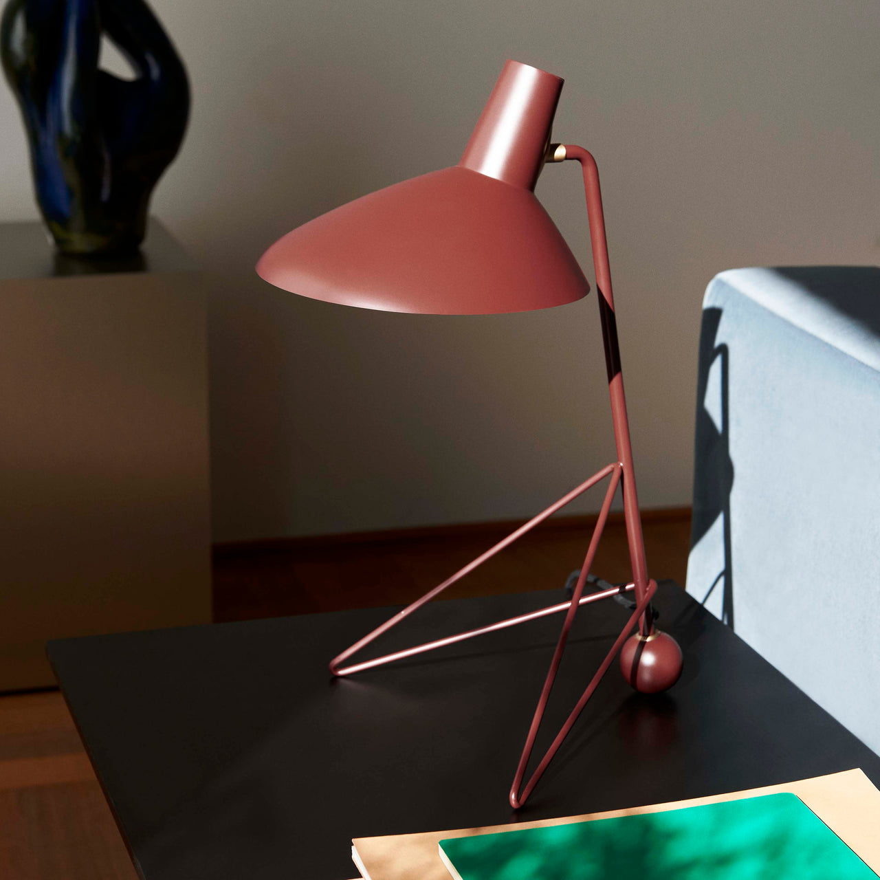 Tripod HM9 Table Lamp