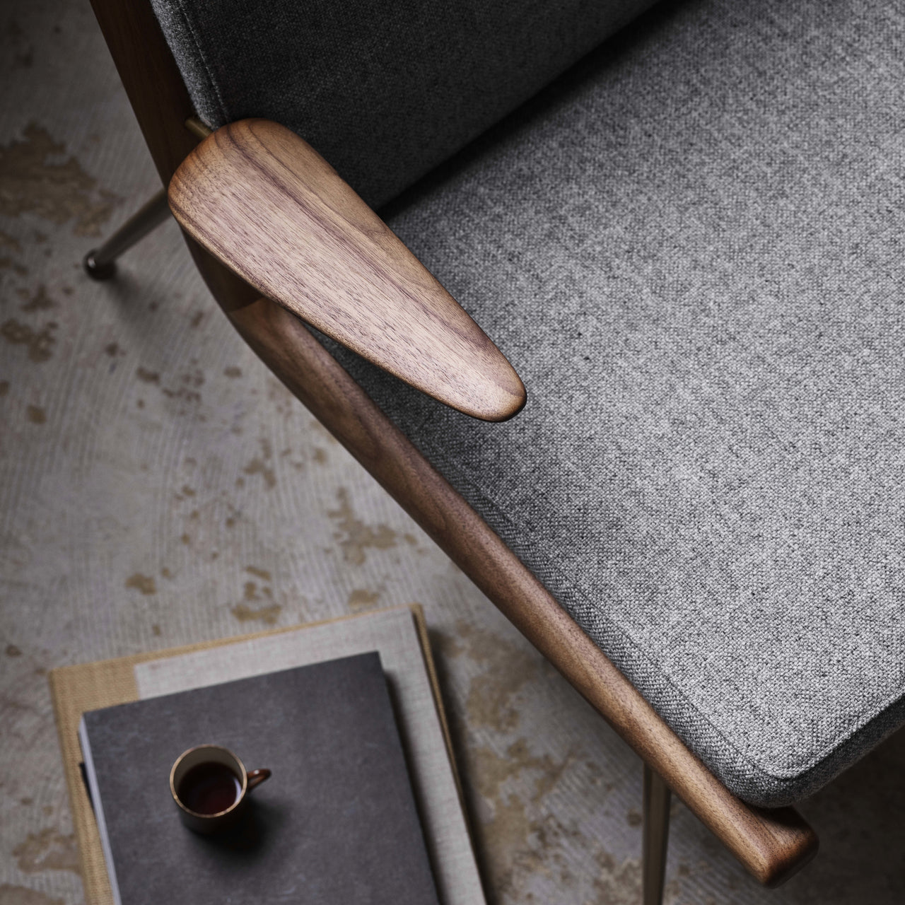 Boomerang Armchair HM2