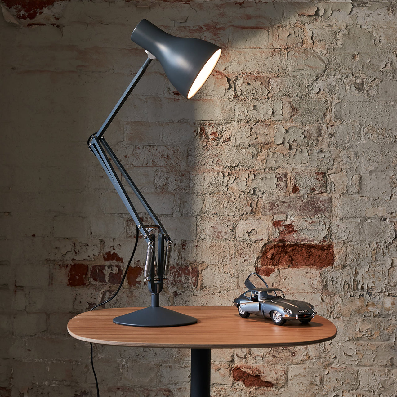 Type 75 Desk Lamp