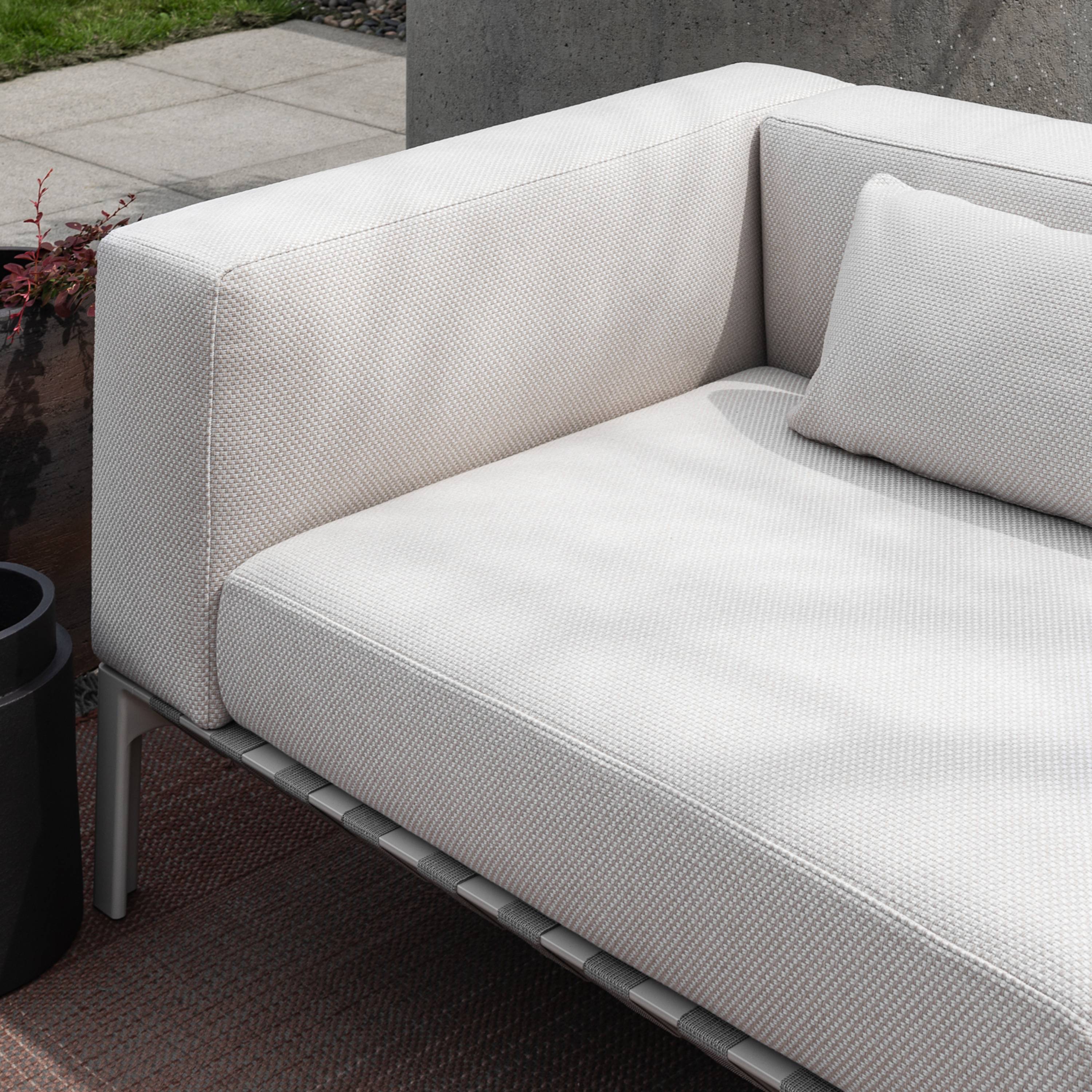 Able Sofa With Arm: Outdoor