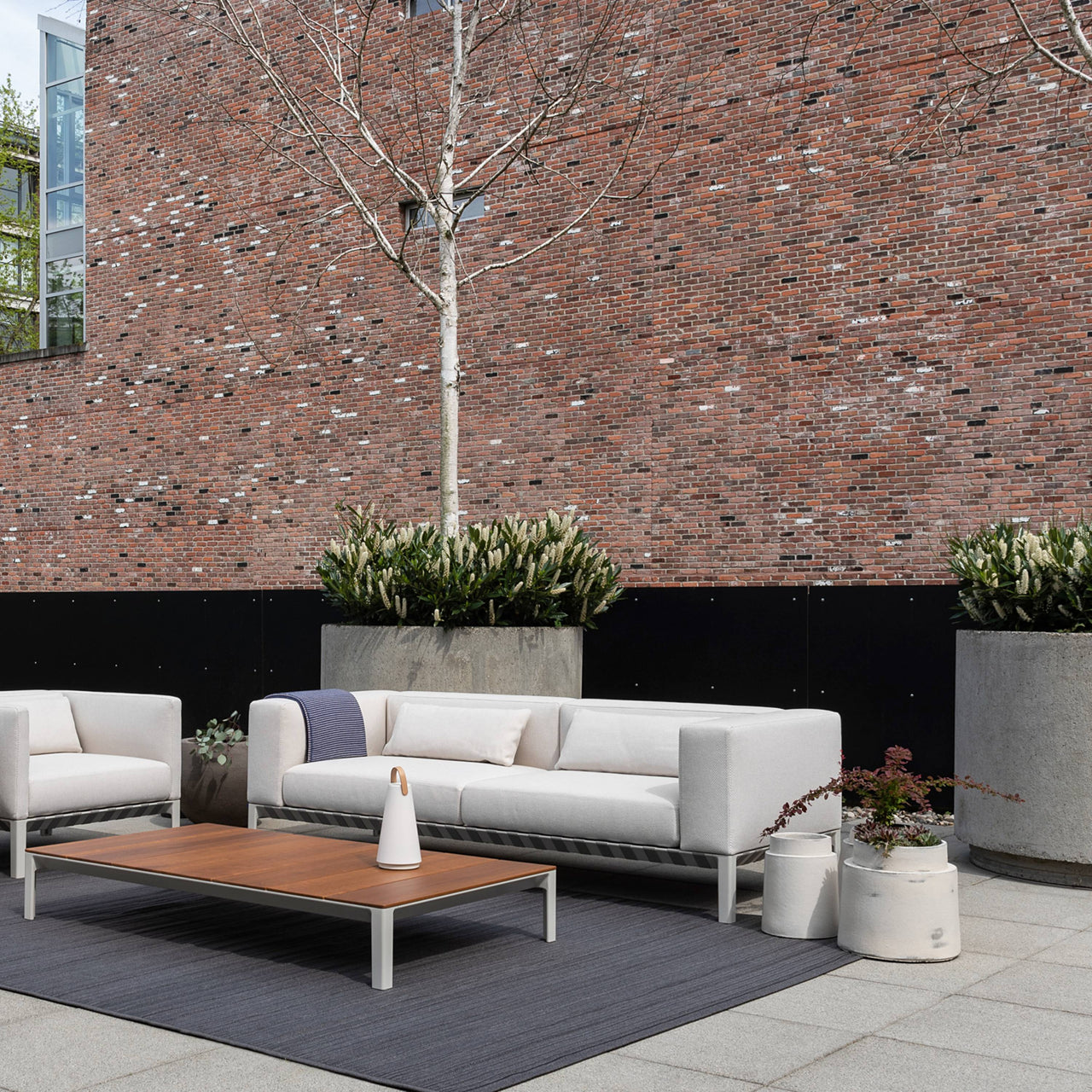 Able Sofa With Arm: Outdoor