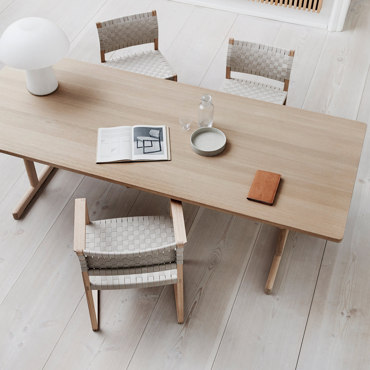 BM62 + BM61 Chair: Linen Webbing + LS
