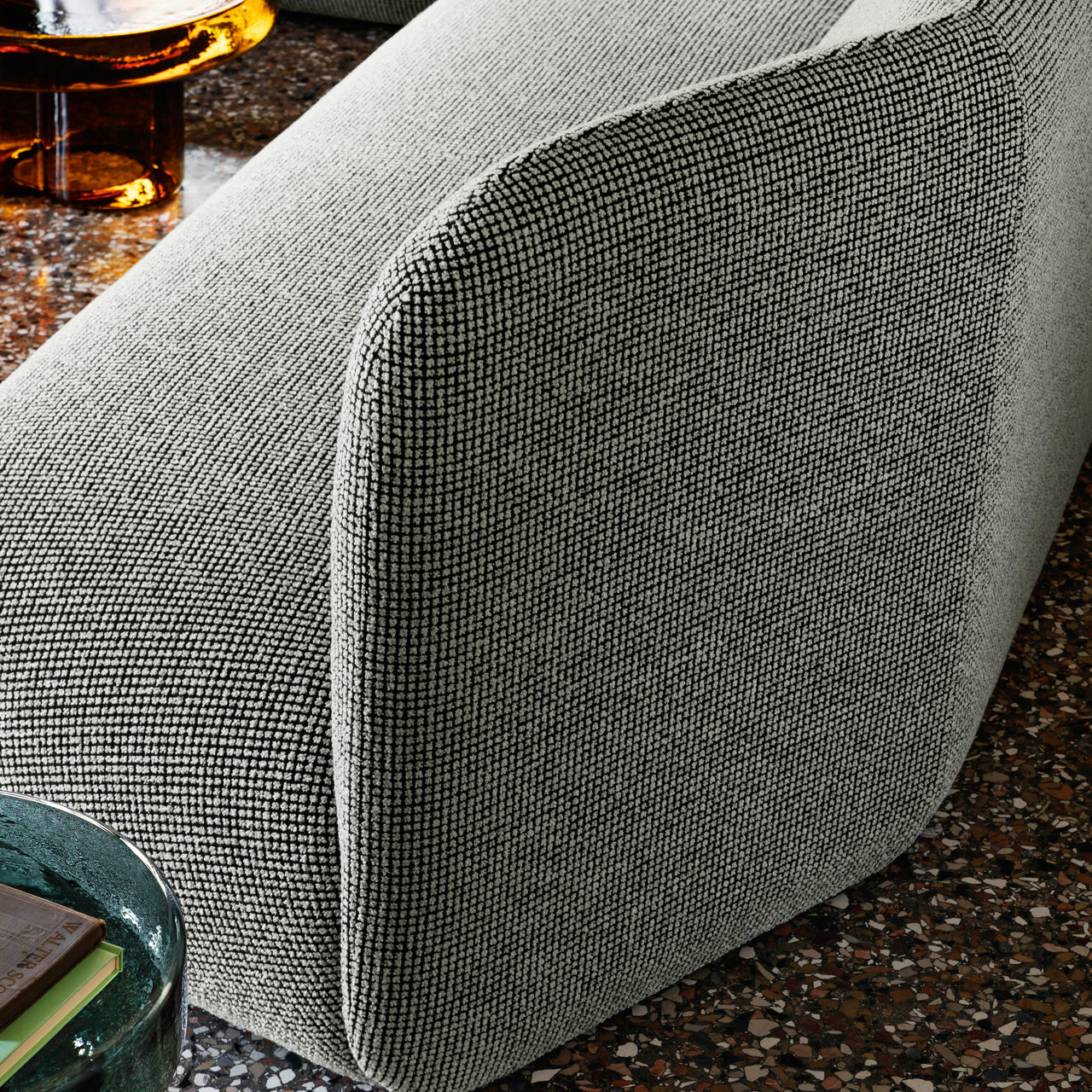 Botera Sofa: DI